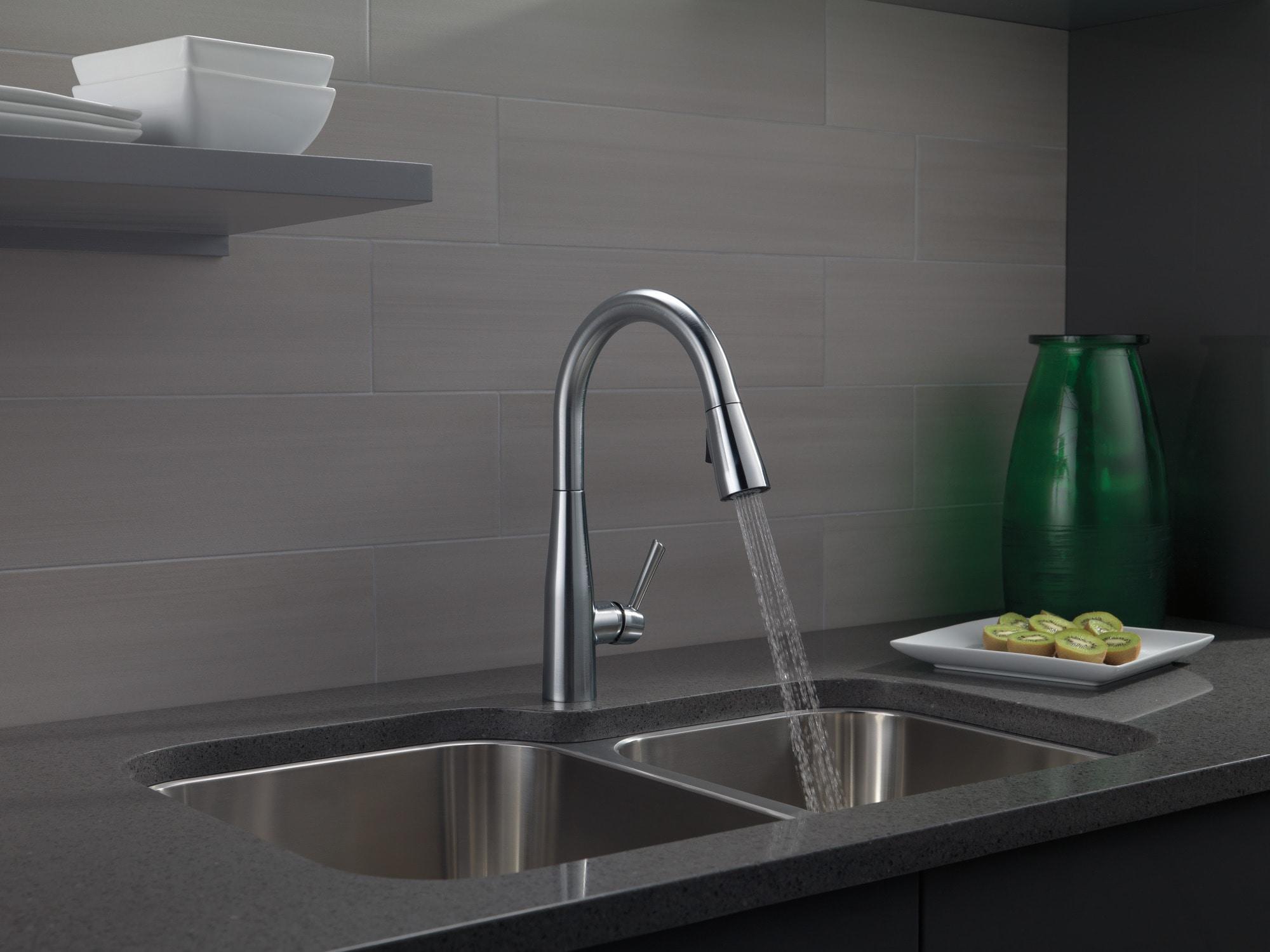 Essa Pull Down Single Handle Kitchen Faucet with MagnaTite® and Diamond Seal Technology