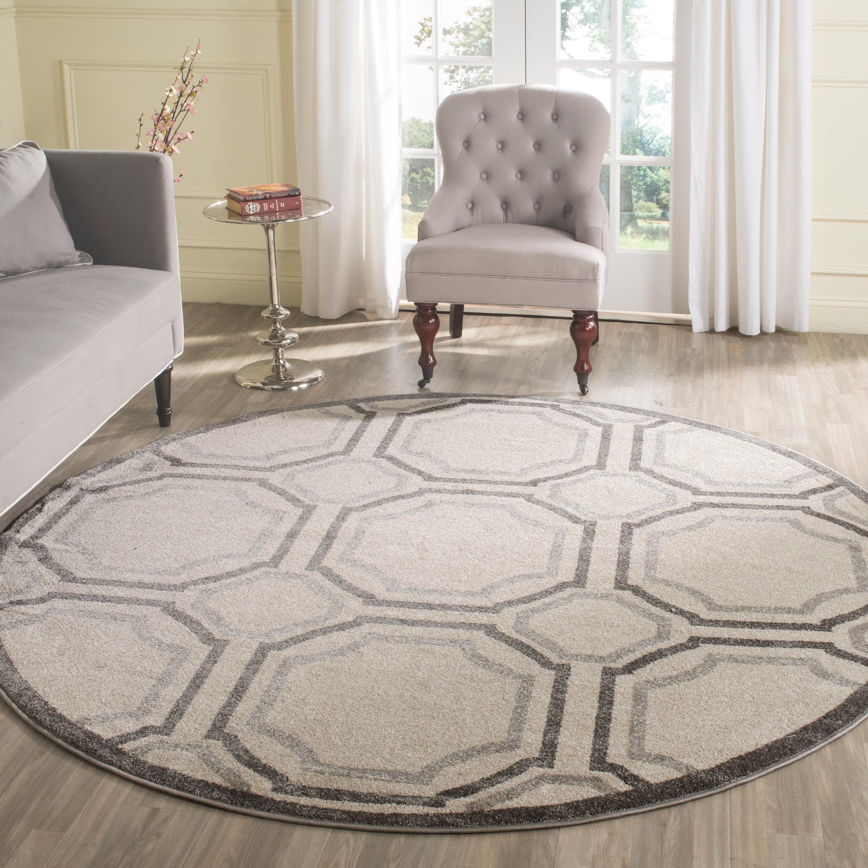 Amherst AMT411 Power Loomed Area Rug - Ivory/Light Grey - 7' Round - Safavieh.