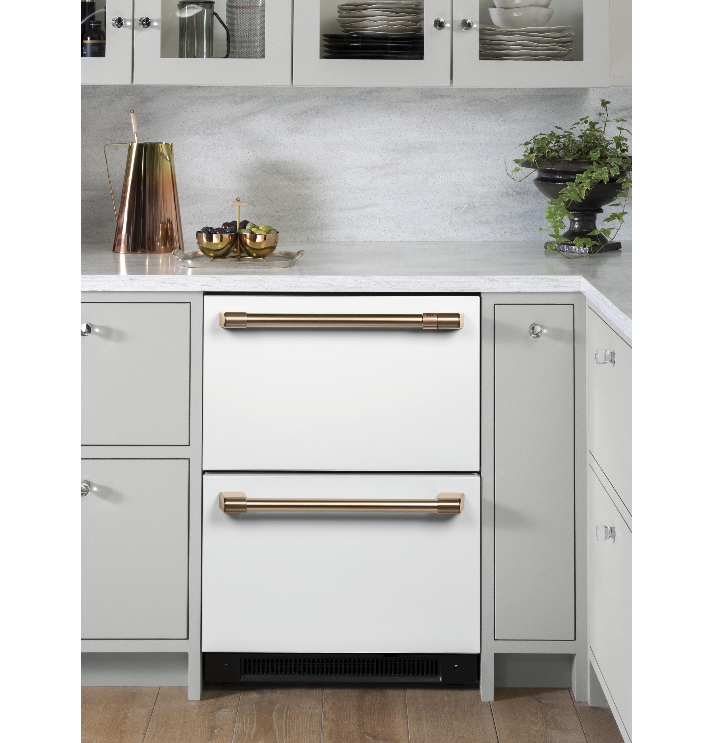 5.7 cu. ft. Undercounter Mini Fridge