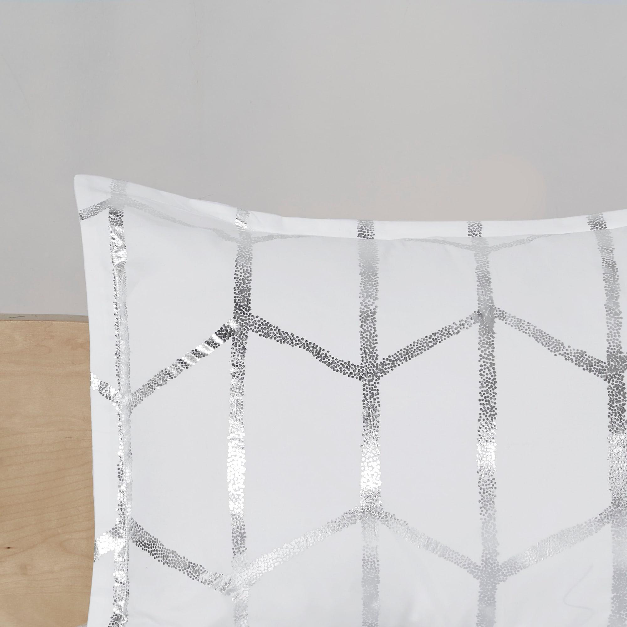 Intelligent Design Raina Metallic Printed Comforter Set