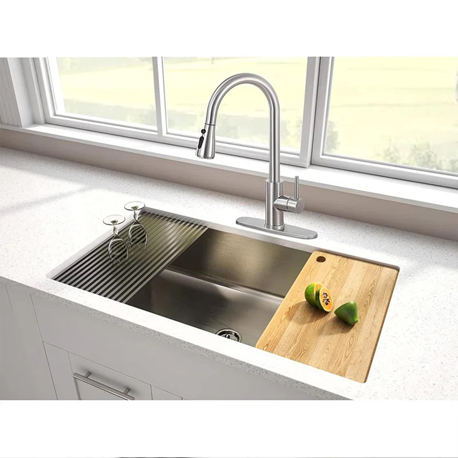 Single Handle Kitchen Faucet Pull Down Sprayer Kitchen Faucet with Deck Plate in Brushed Nickel