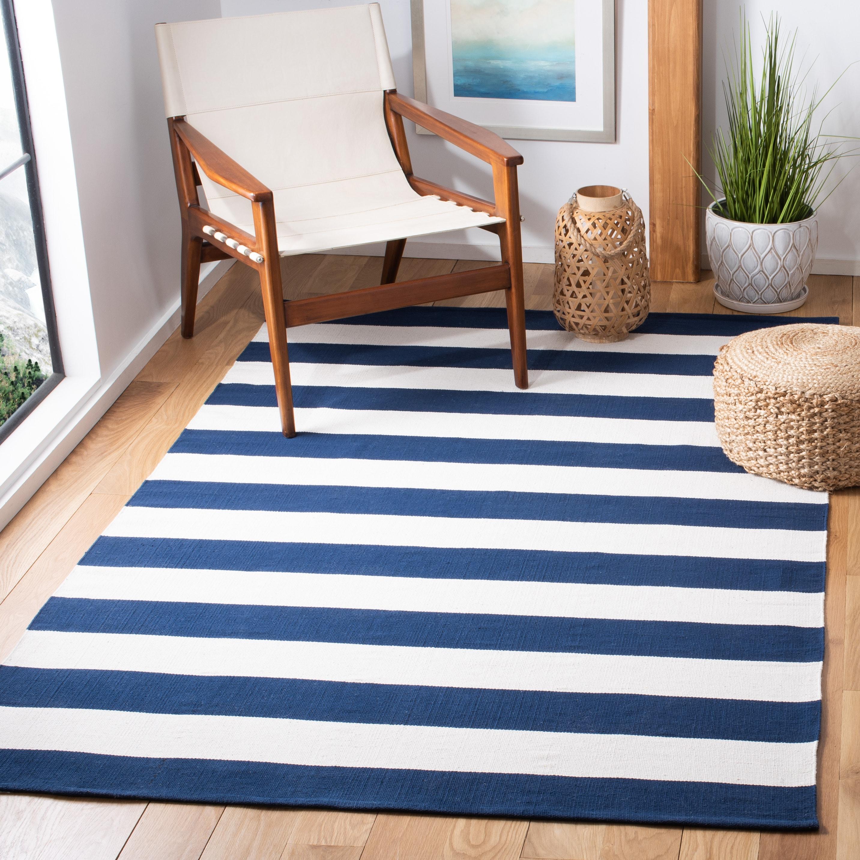 Montauk MTK712 Hand Woven Indoor Area Rug - Navy/Ivory - 8'x8' - Safavieh.