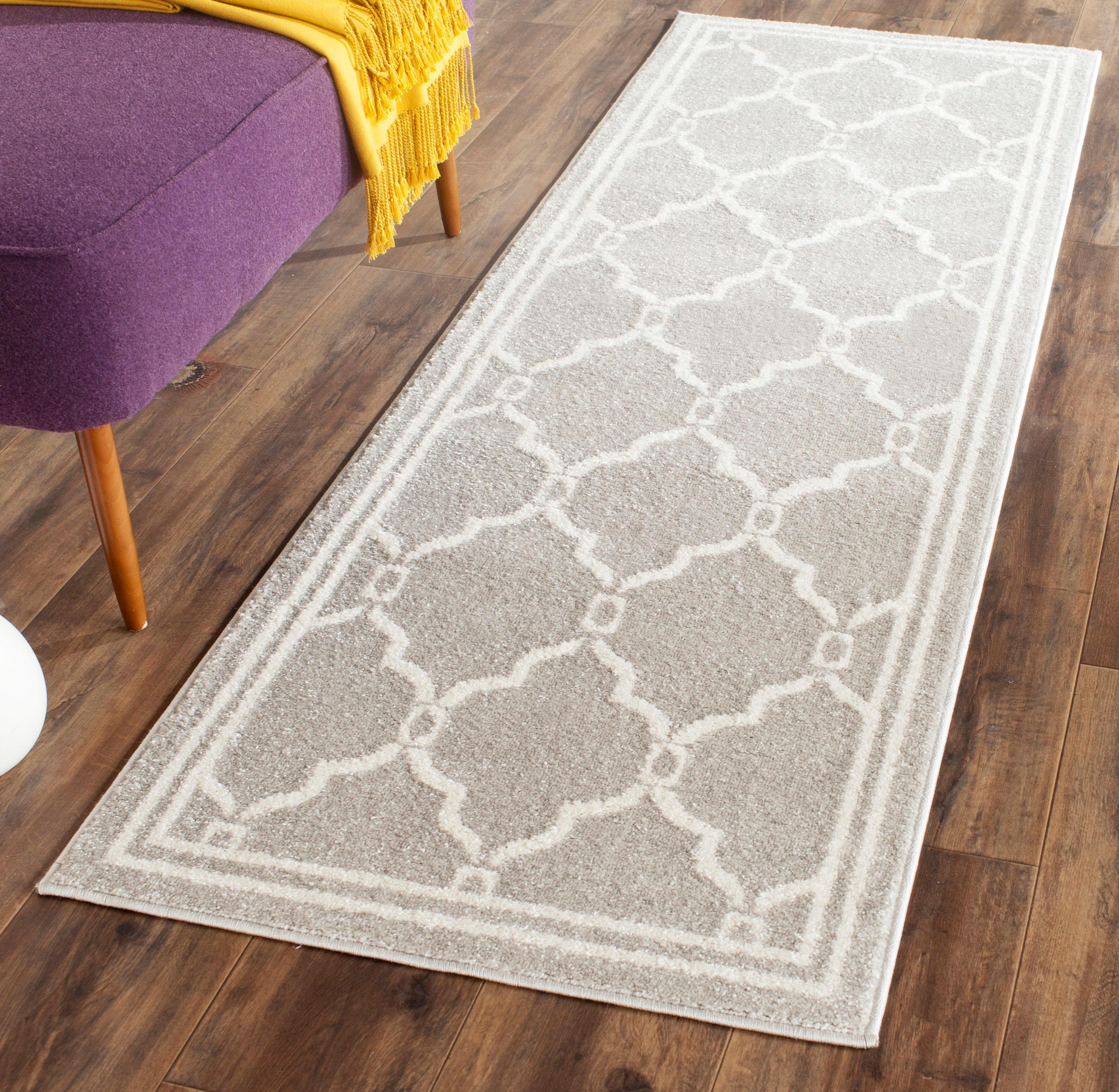 Amherst AMT414 Power Loomed Indoor Runner Rug - Light Grey/Ivory - 2'3"x11' - Safavieh