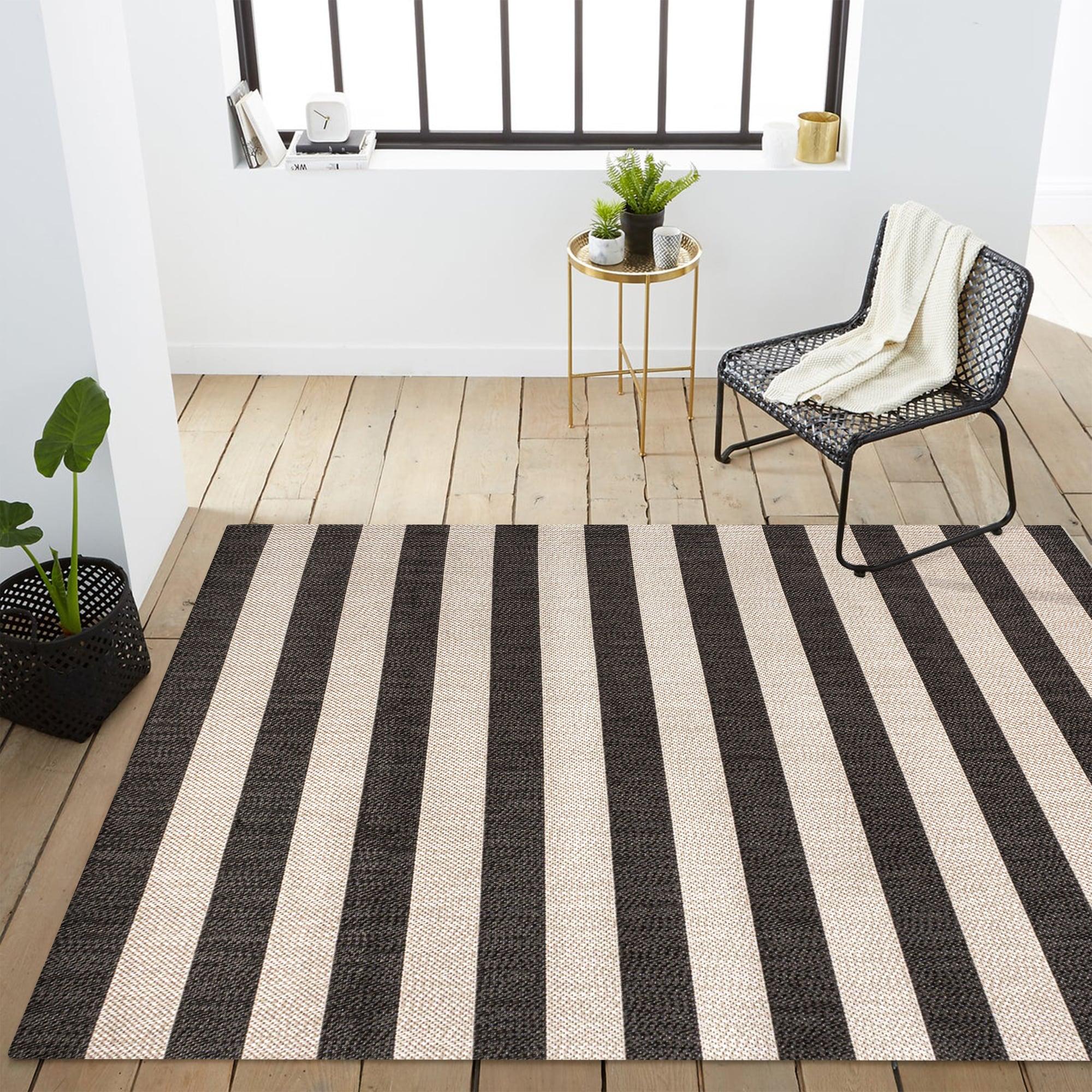 Modern Cottage Black and Beige 4'x6' Synthetic Stripe Area Rug