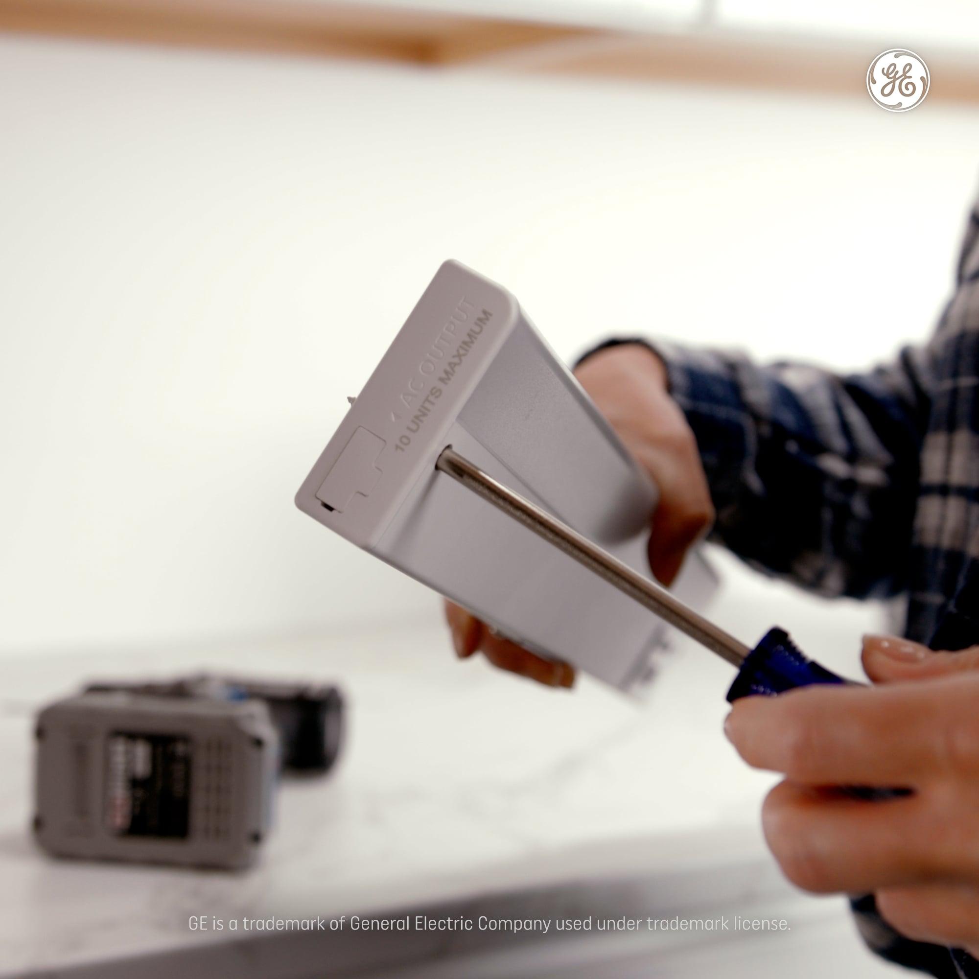 GE Household Lighting Undercab Refresh Direct Wire and Plug-In 24" Linkable Fixture