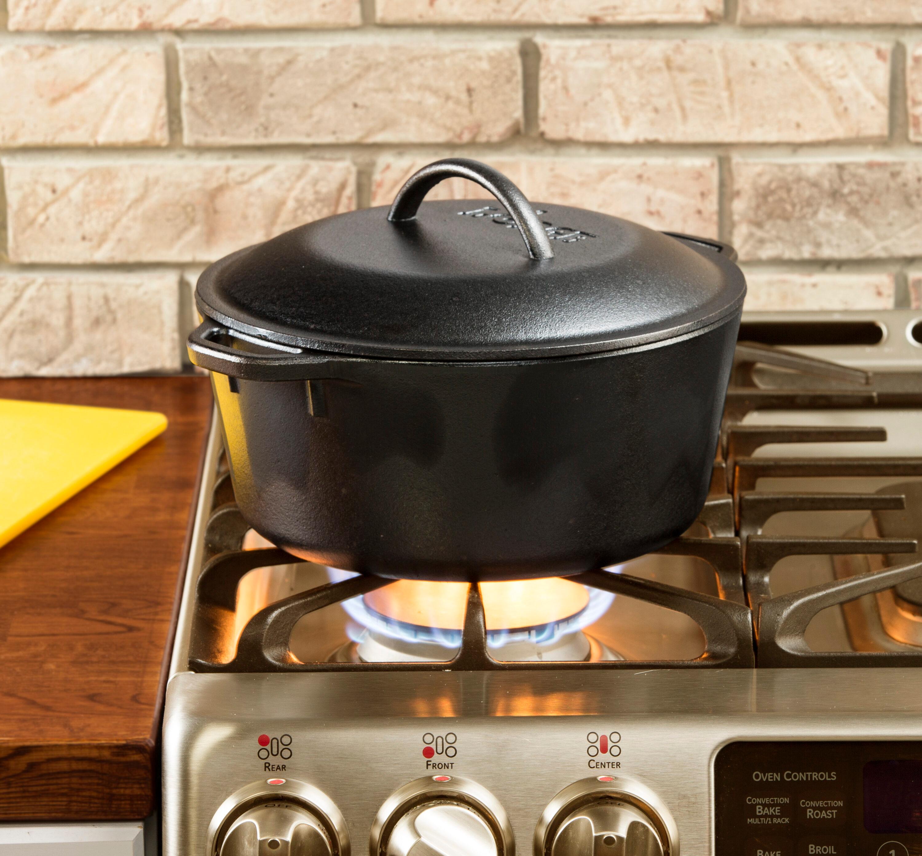 Lodge ® Cast Iron 5qt. Dutch Oven
