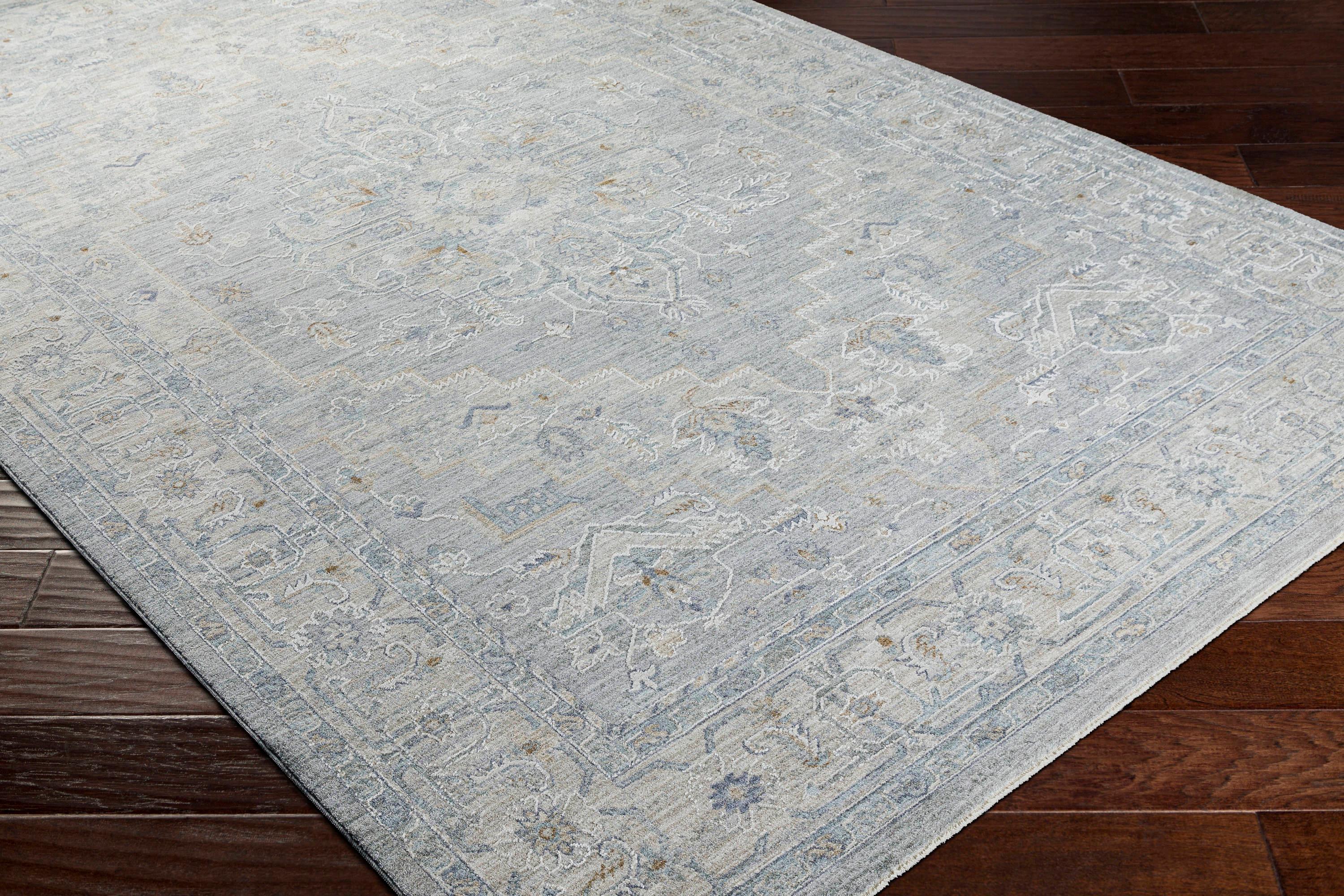 Easy-Care Reversible Gray Synthetic 5' x 7' Rectangular Rug