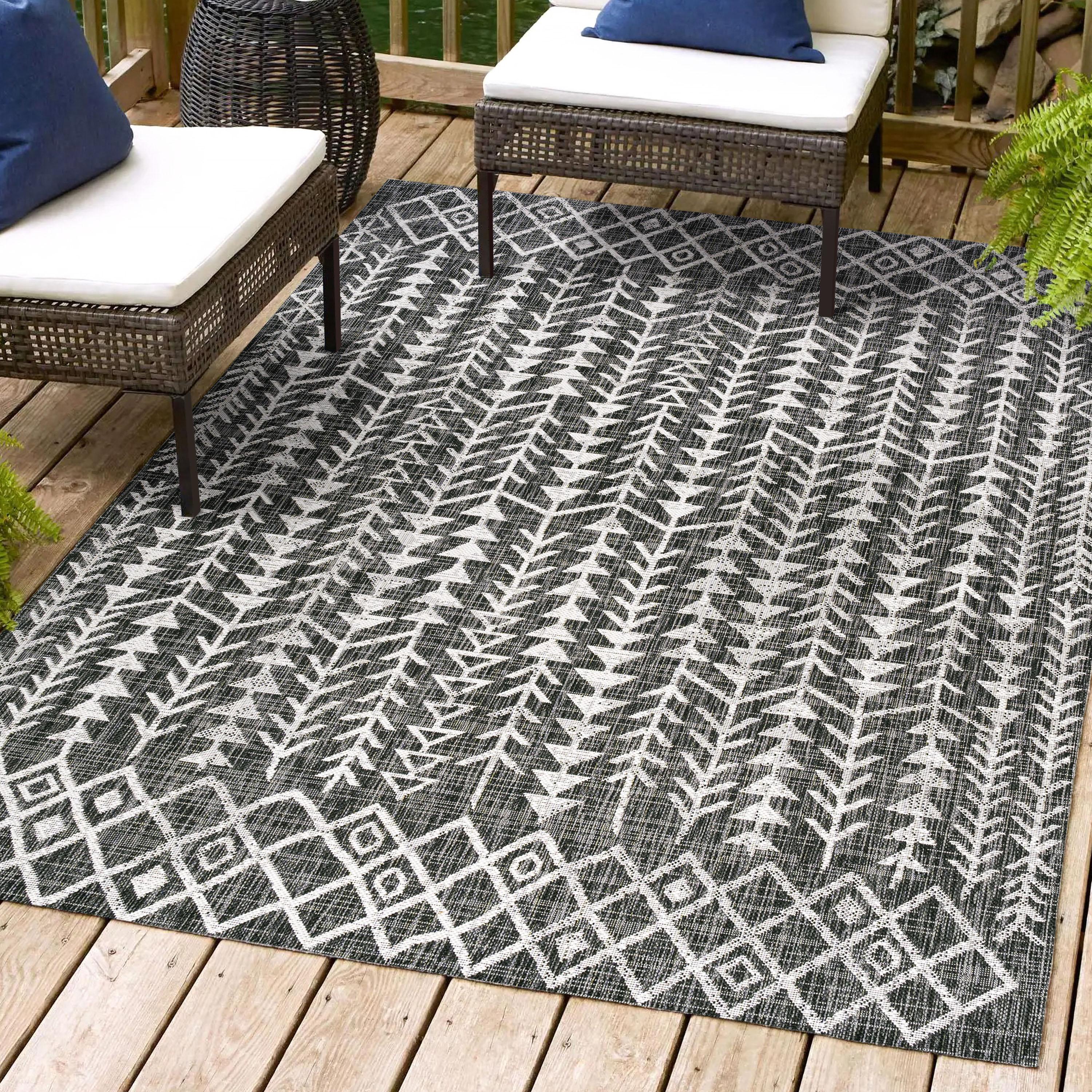 4'x6' Tokay Bohemian Geometric Indoor/Outdoor Area Rug, Black/Ivory - JONATHAN Y
