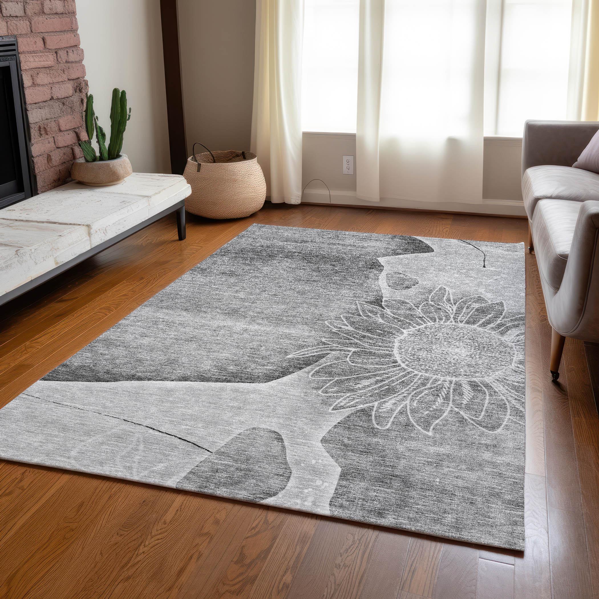 Gray Floral Synthetic Indoor/Outdoor Washable Rug 5' x 7'
