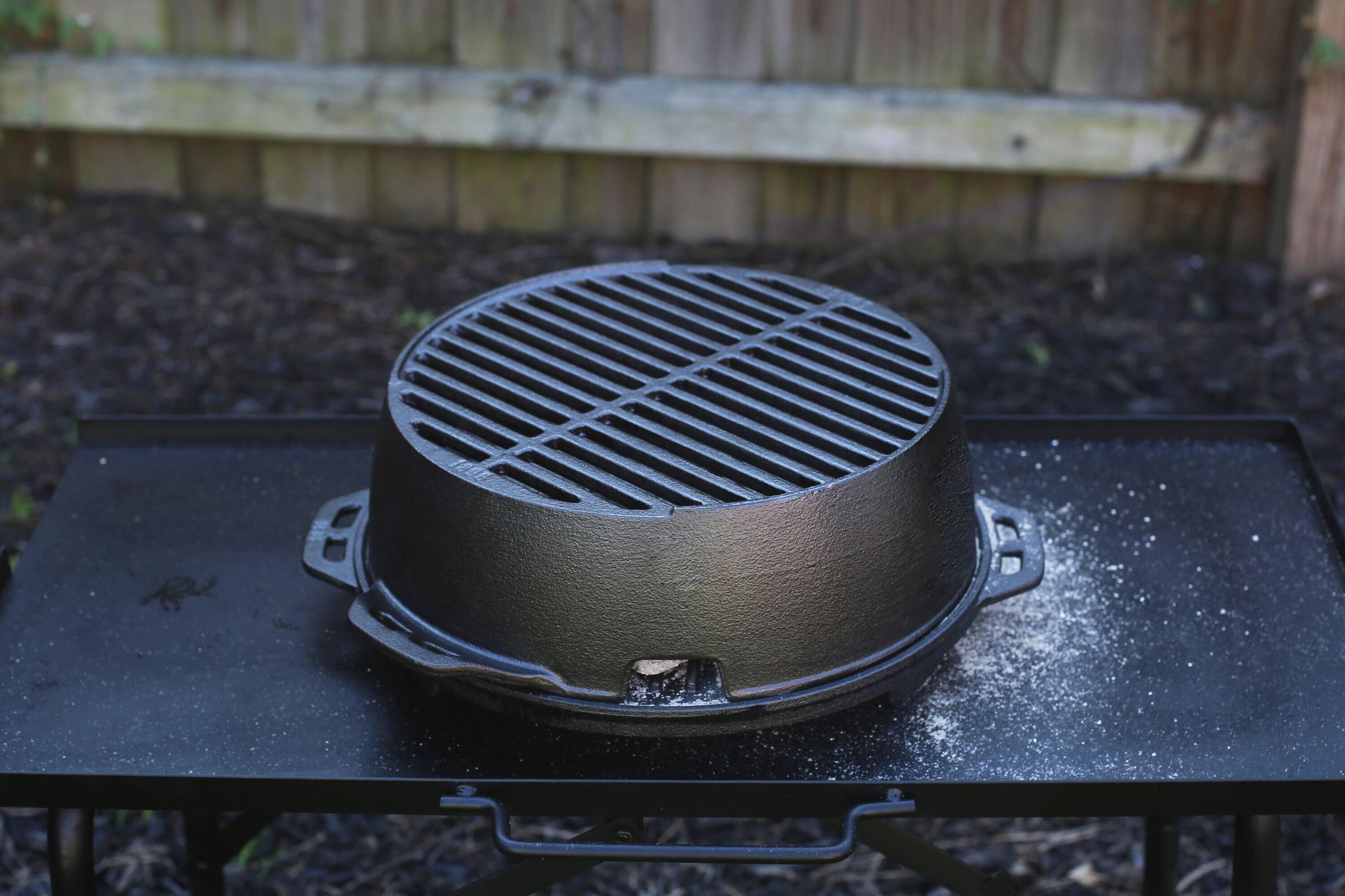 Lodge Cast Iron 12" Charcoal Camping Round Kickoff Grill