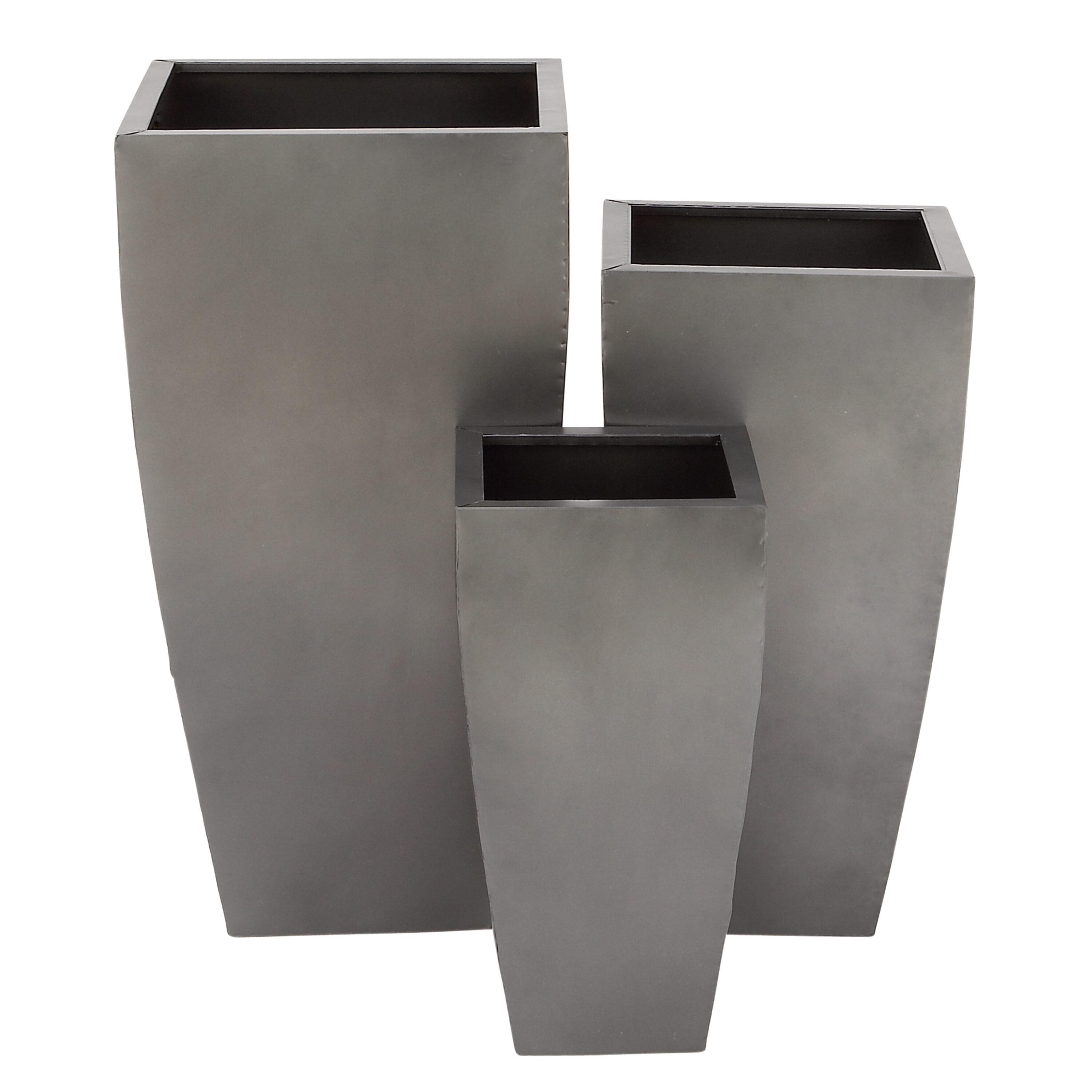 DecMode Grey Contemporary Oversized Metal Planter with Cement Hue, Set of 3, 20", 25", 30"H