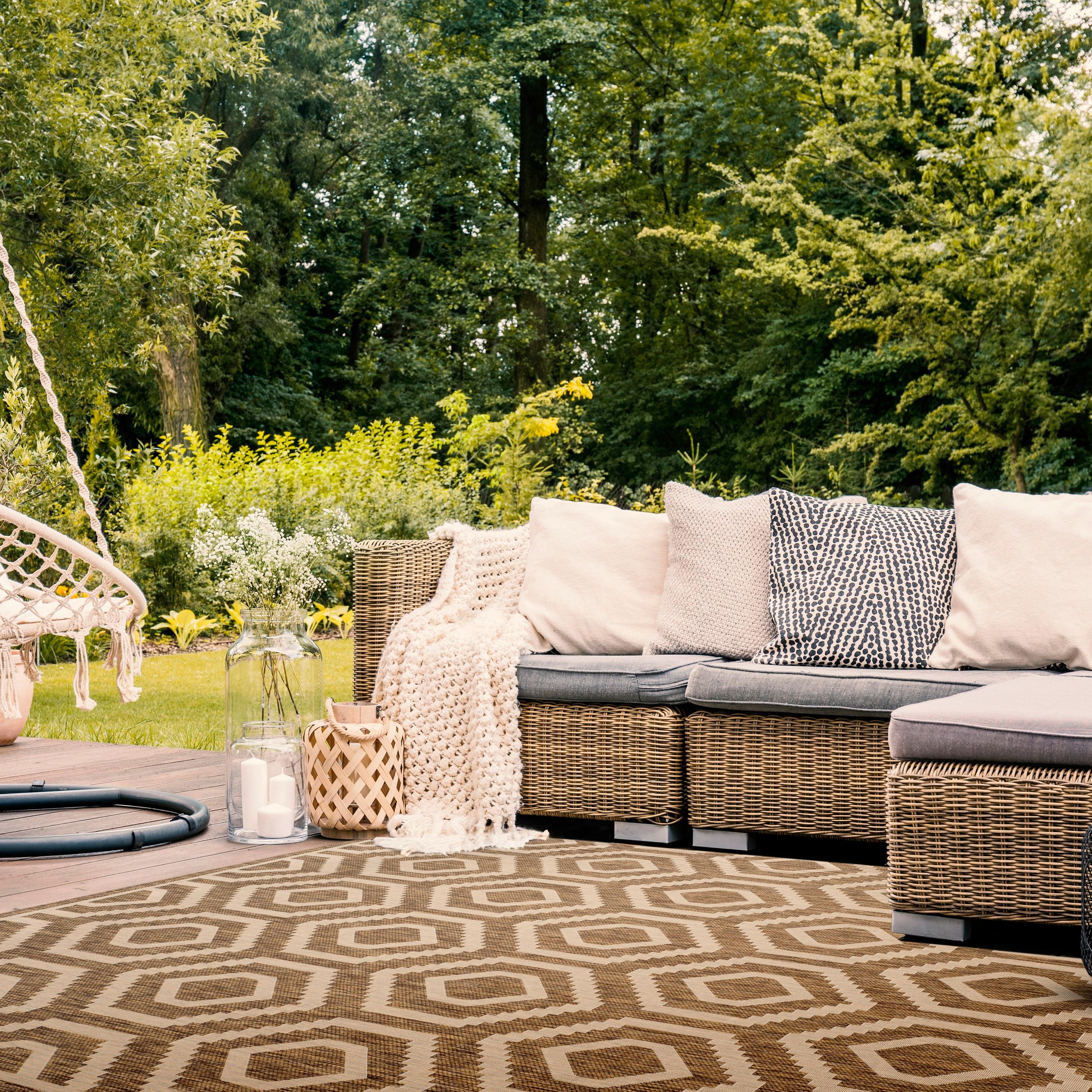Safavieh Courtyard Amelia Geometric Indoor/Outdoor Area Rug, 9' x 12', Brown/Bone