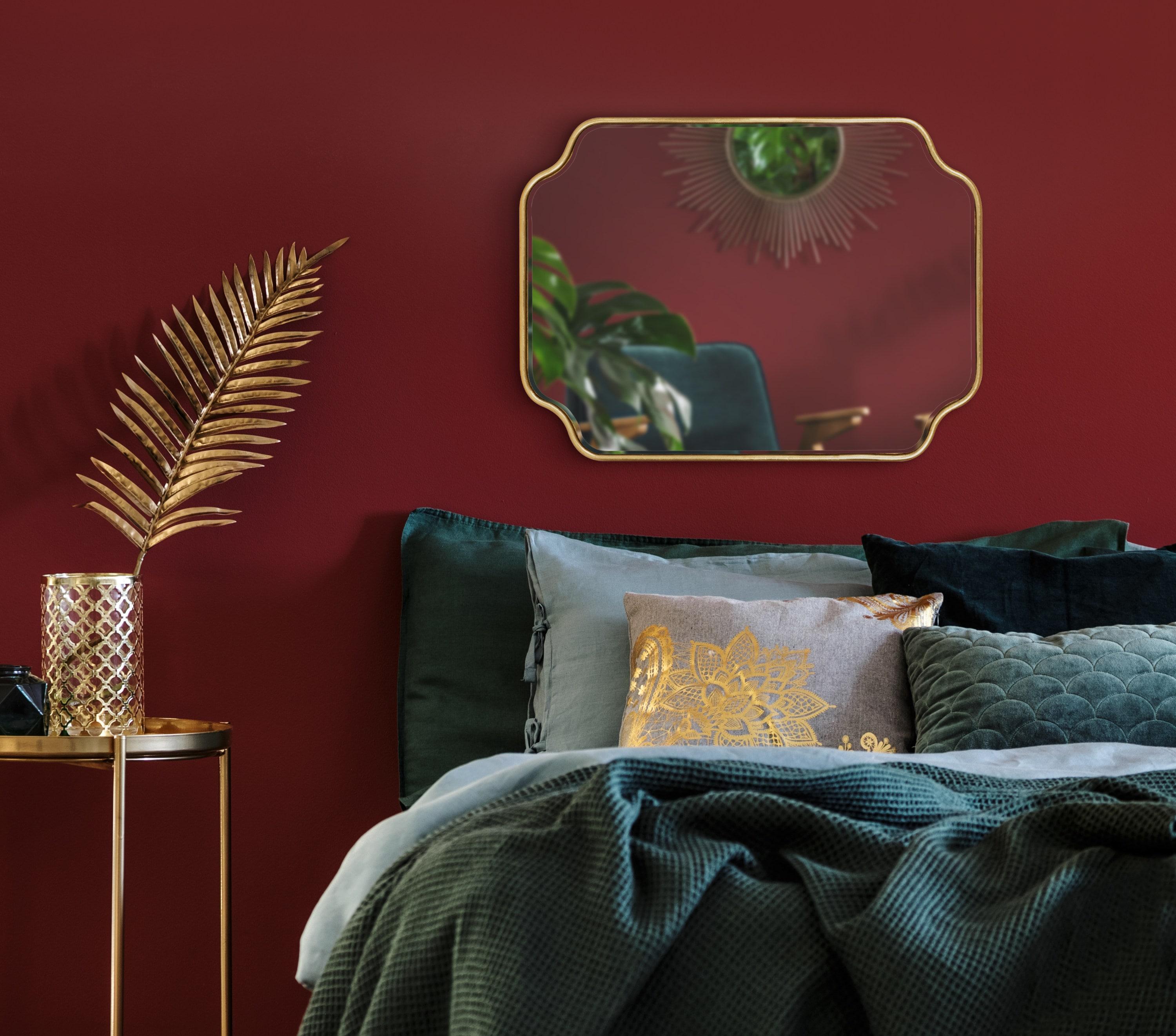 Kate and Laurel Plumley Glam Scalloped Wall Mirror, 18 x 24, Gold, Transitional Mirror Wall Decor