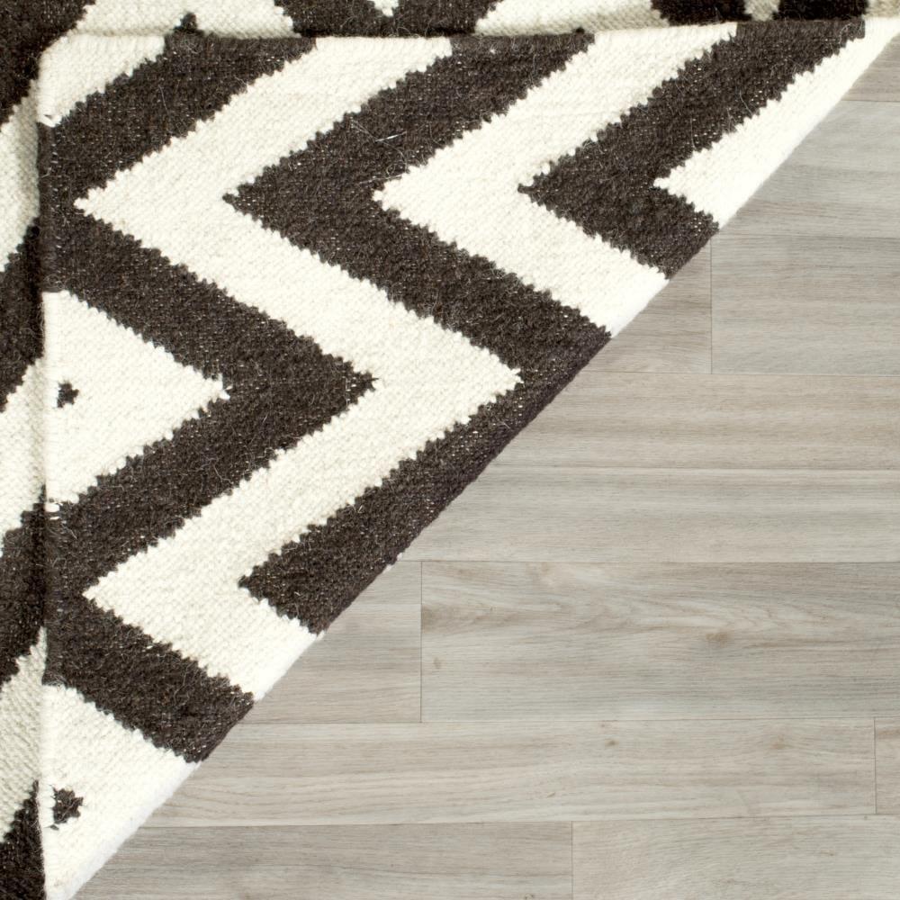 SAFAVIEH Dhurrie Bentley Chevron Zigzag Wool Area Rug, Brown/Ivory, 8' x 8' Square