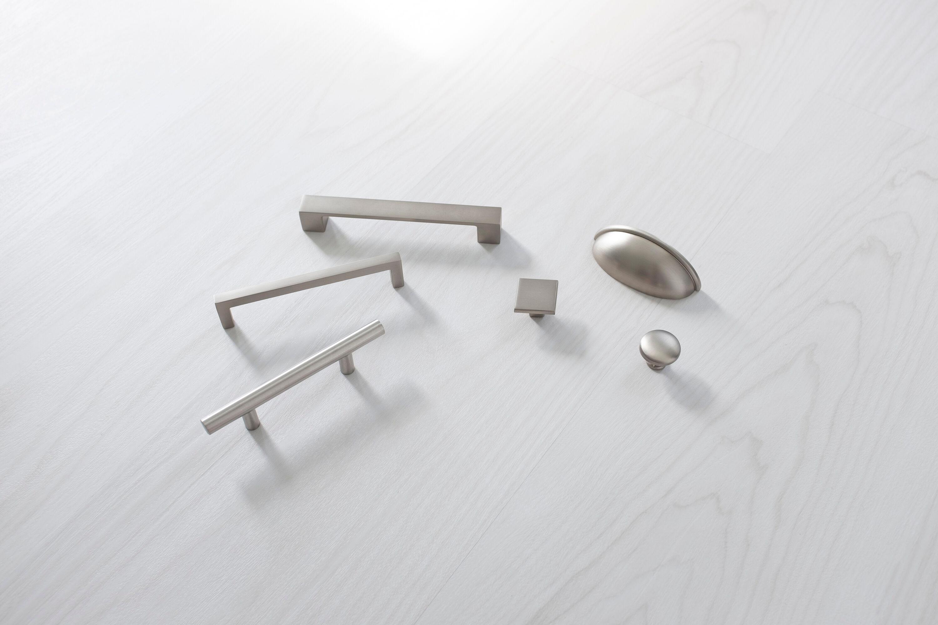 Hickory Hardware Heritage Designs Kitchen Cabinet Knobs, 1 1/8" Round Knob Pull for Doors, Drawers and Dressers (Set of 10)