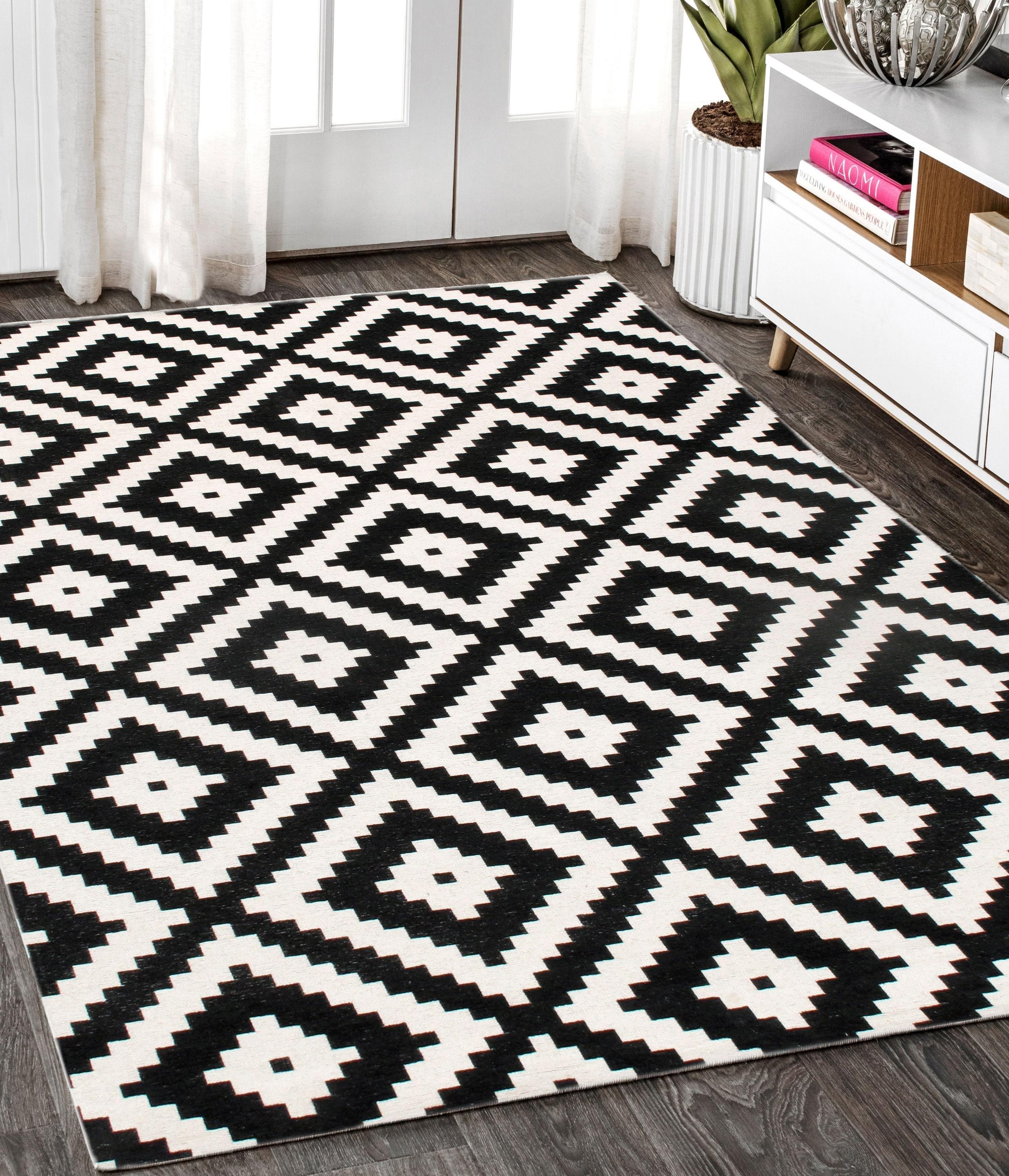 Pasargad Geometric Black/White Area Rug