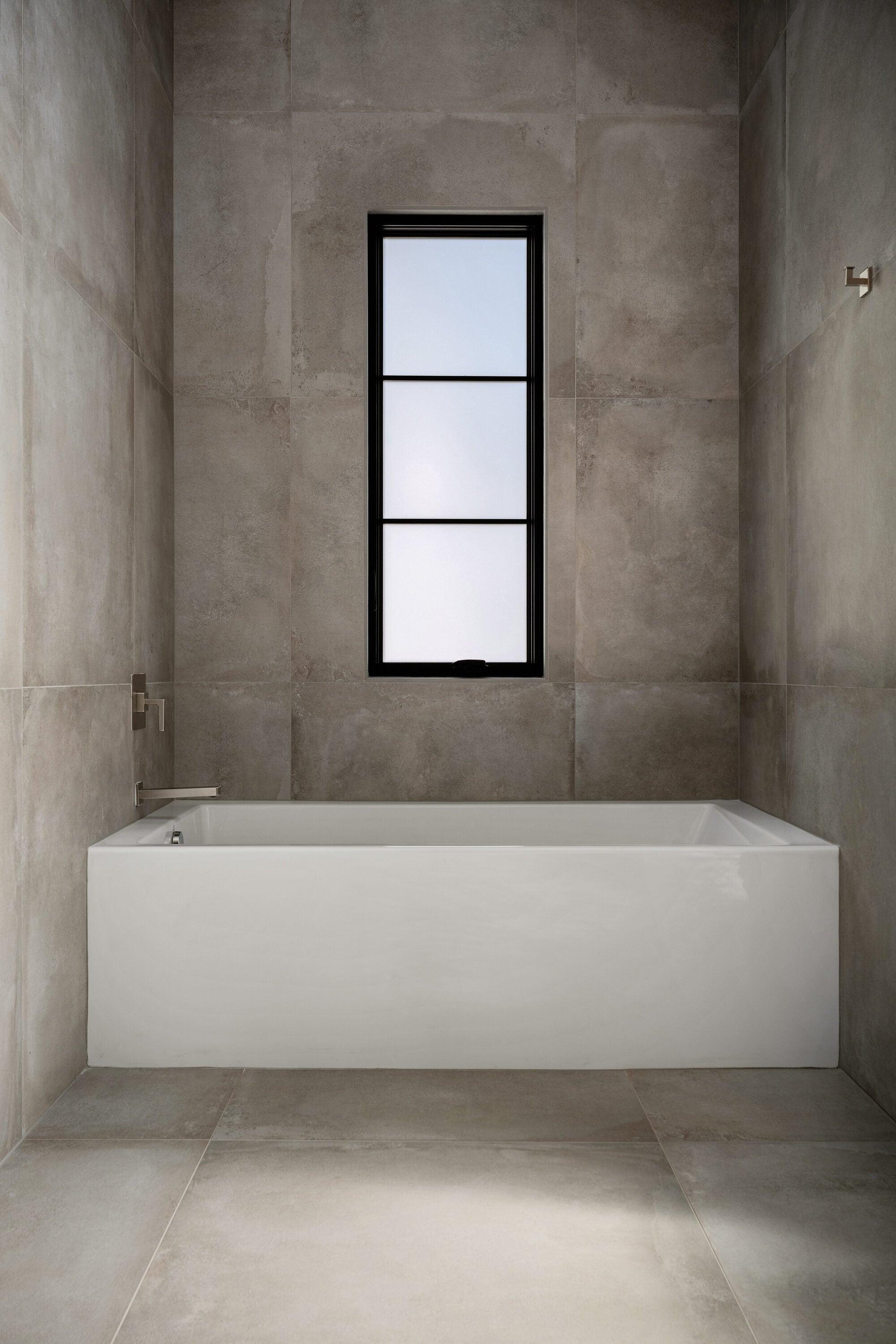 Sydney 60'' x 32'' Alcove / Tile In Soaking Acrylic Bathtub
