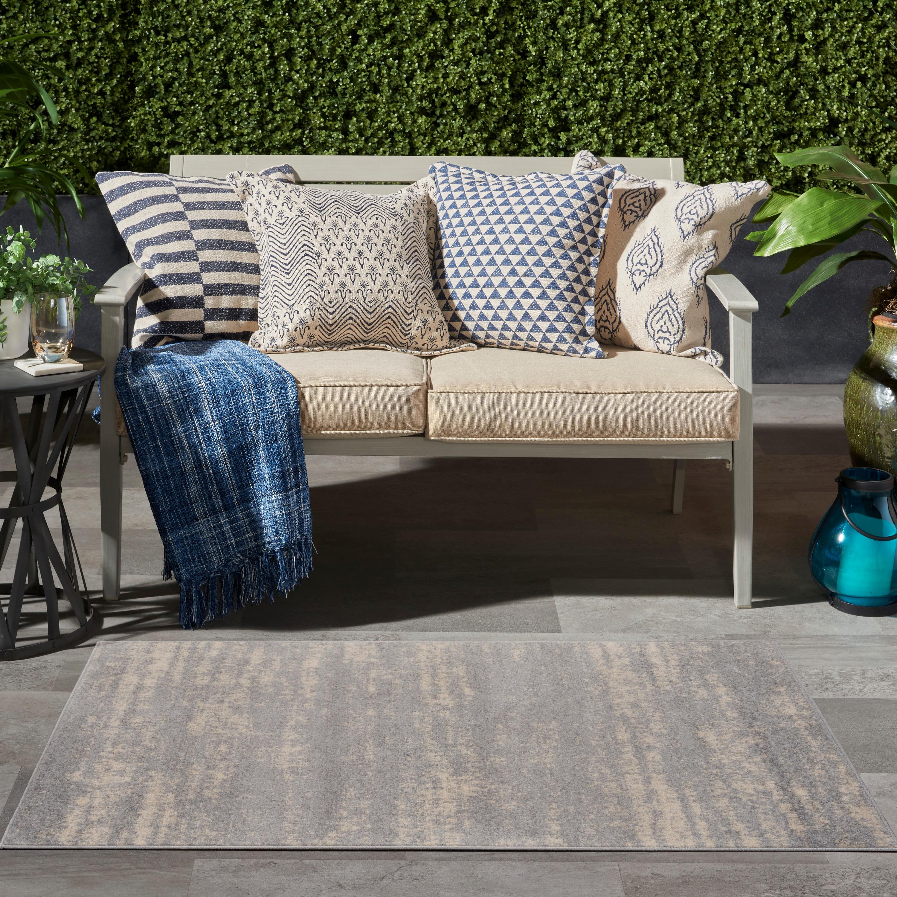 Nourison Essentials 2' x 4' Grey/Beige Modern Indoor/Outdoor Rug