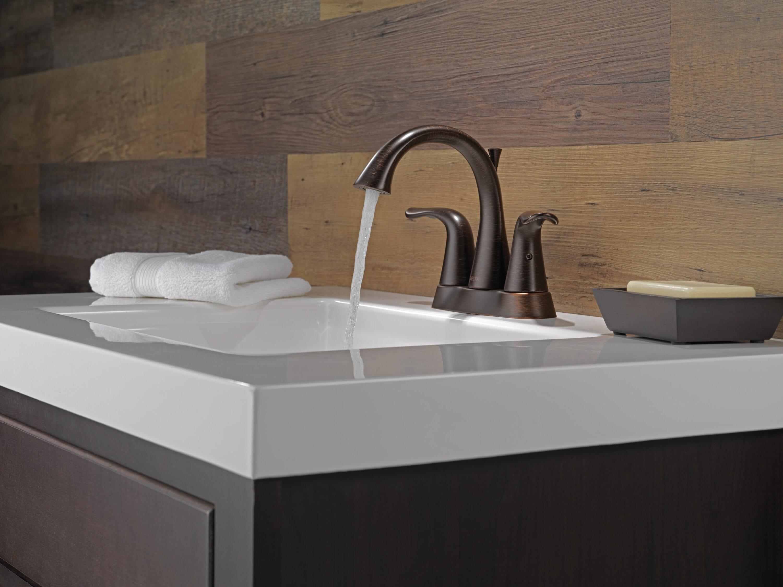Lahara Centerset Bathroom Faucet with Drain Assembly, 2-handle Bathroom Sink Faucet