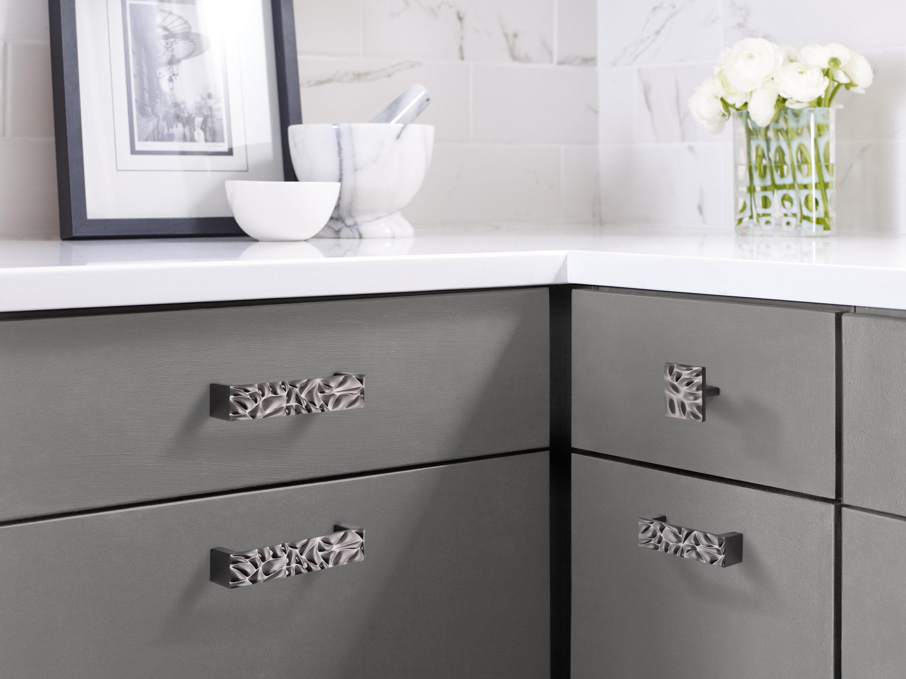 Calathea Black Chrome Modern Cabinet Pull with Mounting Hardware