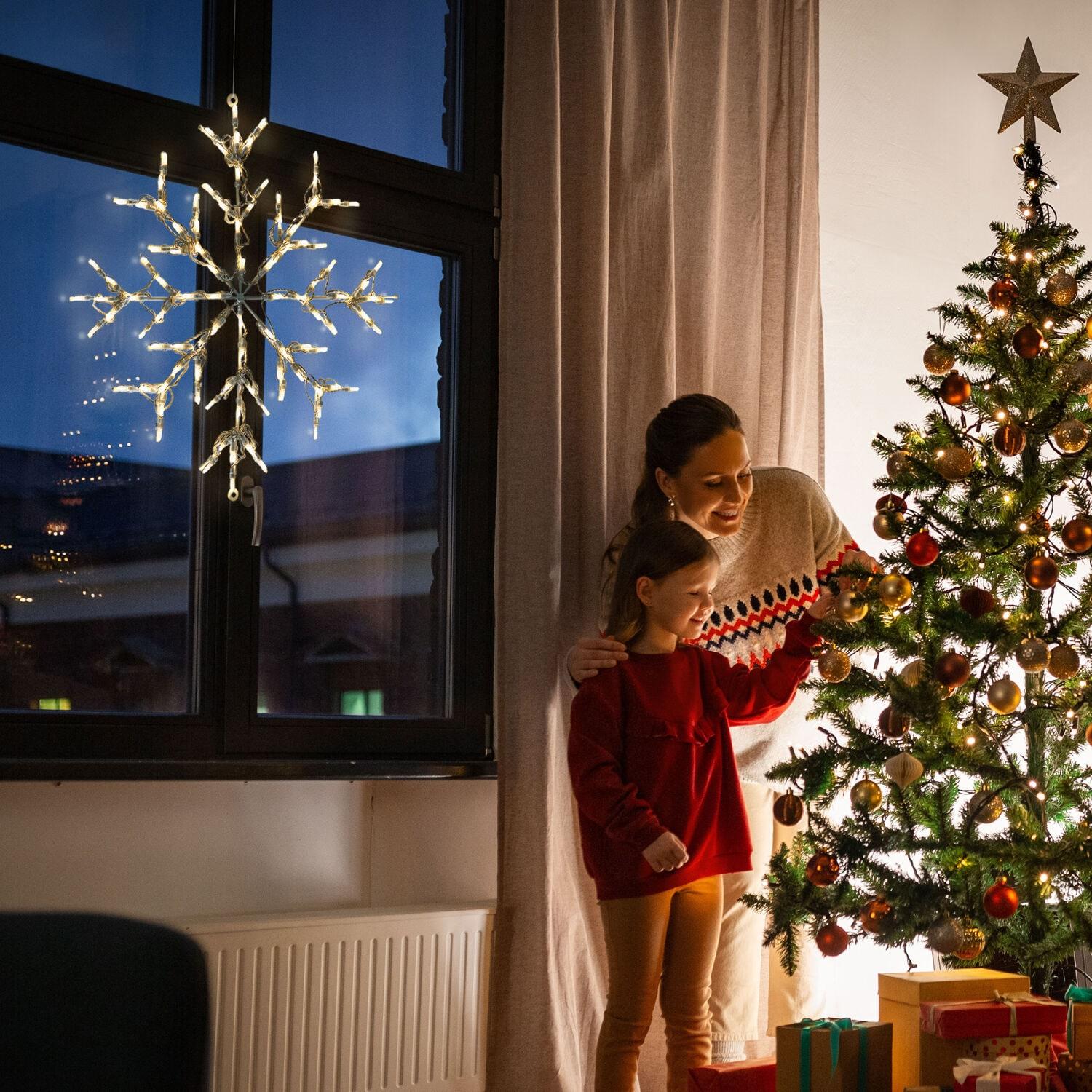 Fraser Hill Farm 30” LED Snowflake Light Decoration in Warm White for Indoor & Outdoor, FFCHLED030-STR0-WT