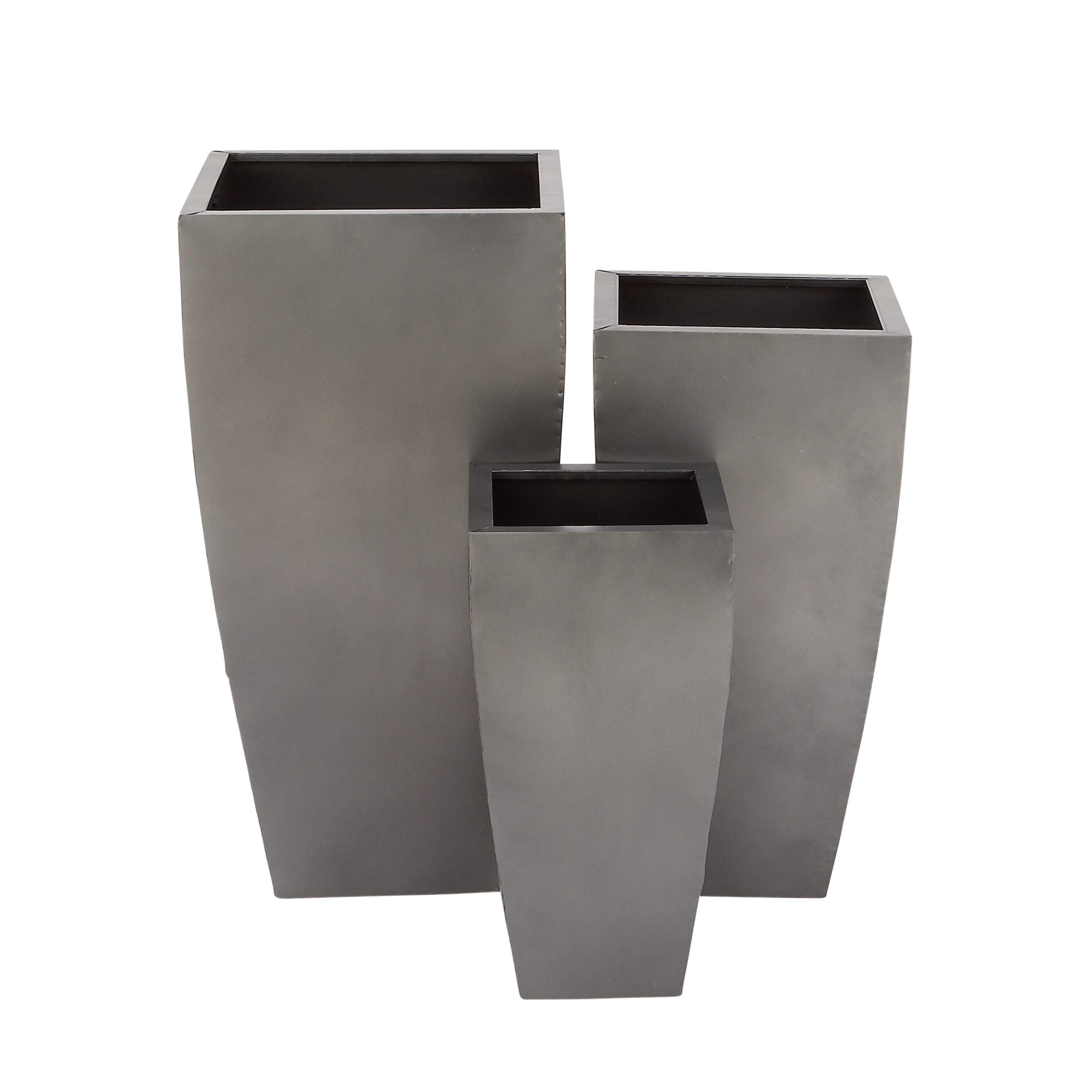 DecMode Grey Contemporary Oversized Metal Planter with Cement Hue, Set of 3, 20", 25", 30"H