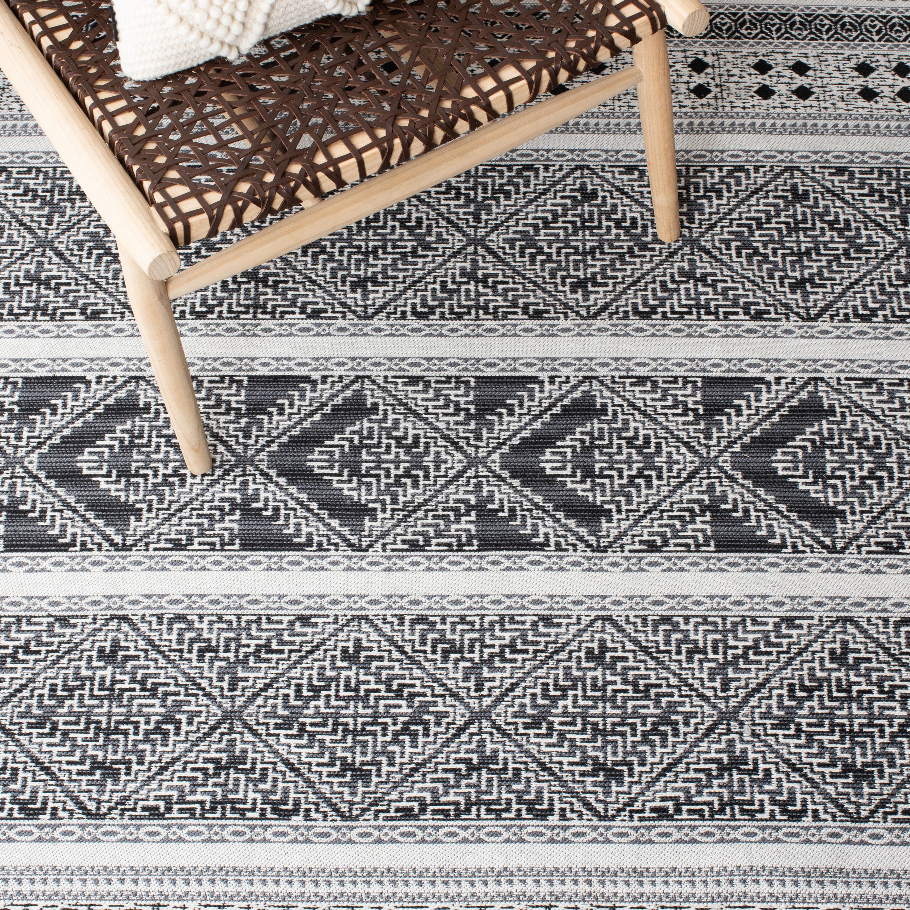 Classic Vintage CLV717 Hand Woven Area Rug - Black - 6'x9' - Safavieh.