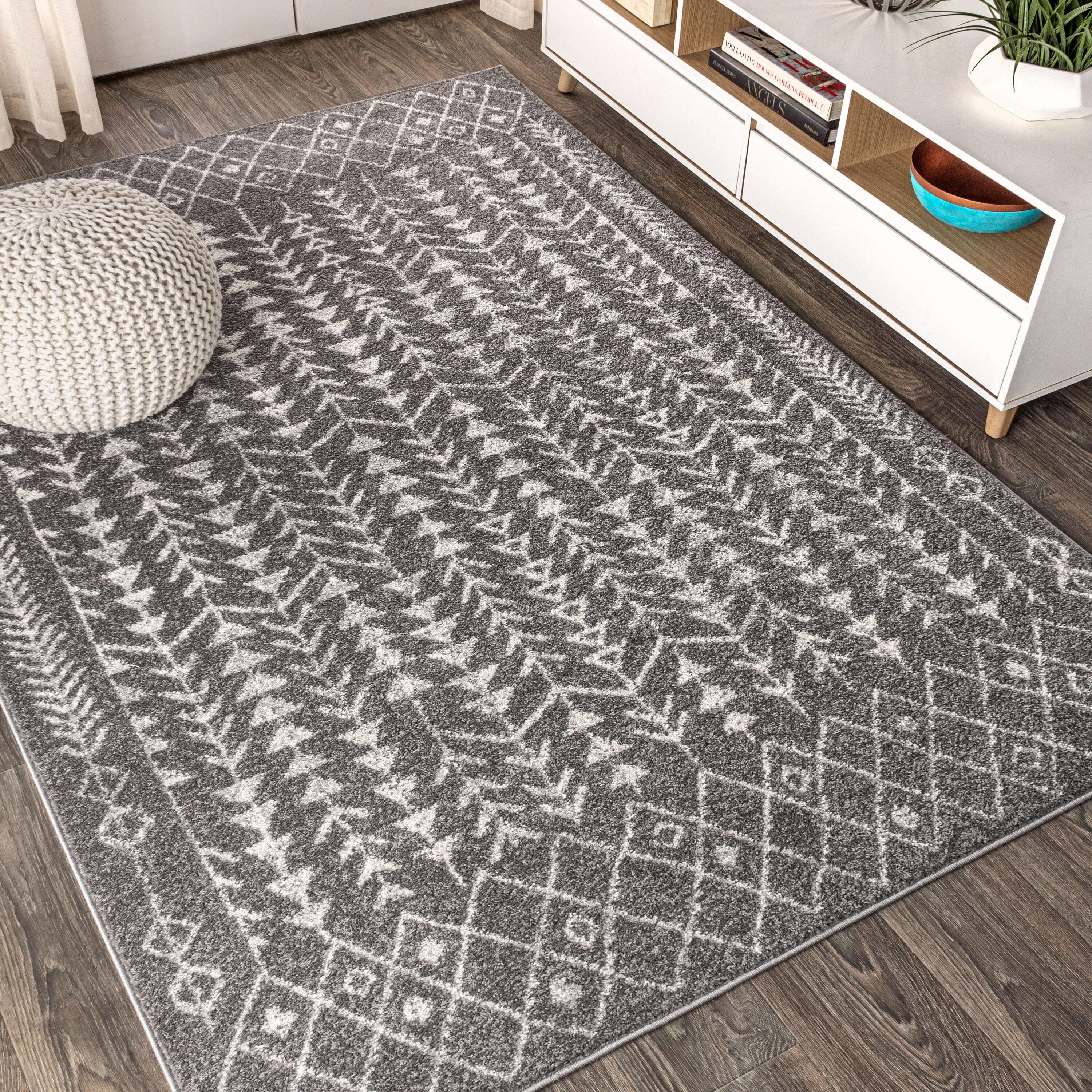 4'x6' Ziri Moroccan Geometric Area Rug, Grey/Cream - JONATHAN Y