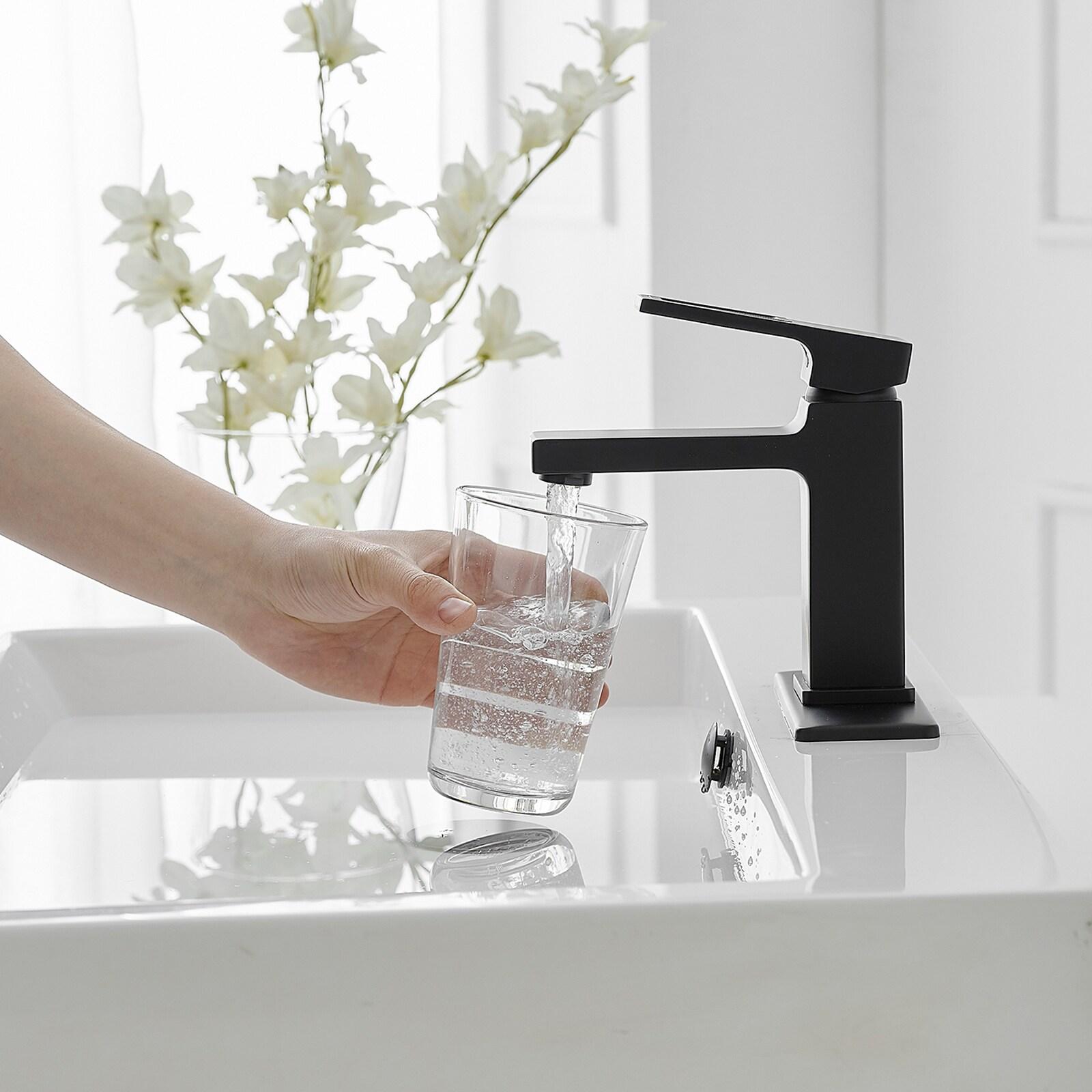 Single-Hole Single-handle Bathroom Faucet with Drain Assembly