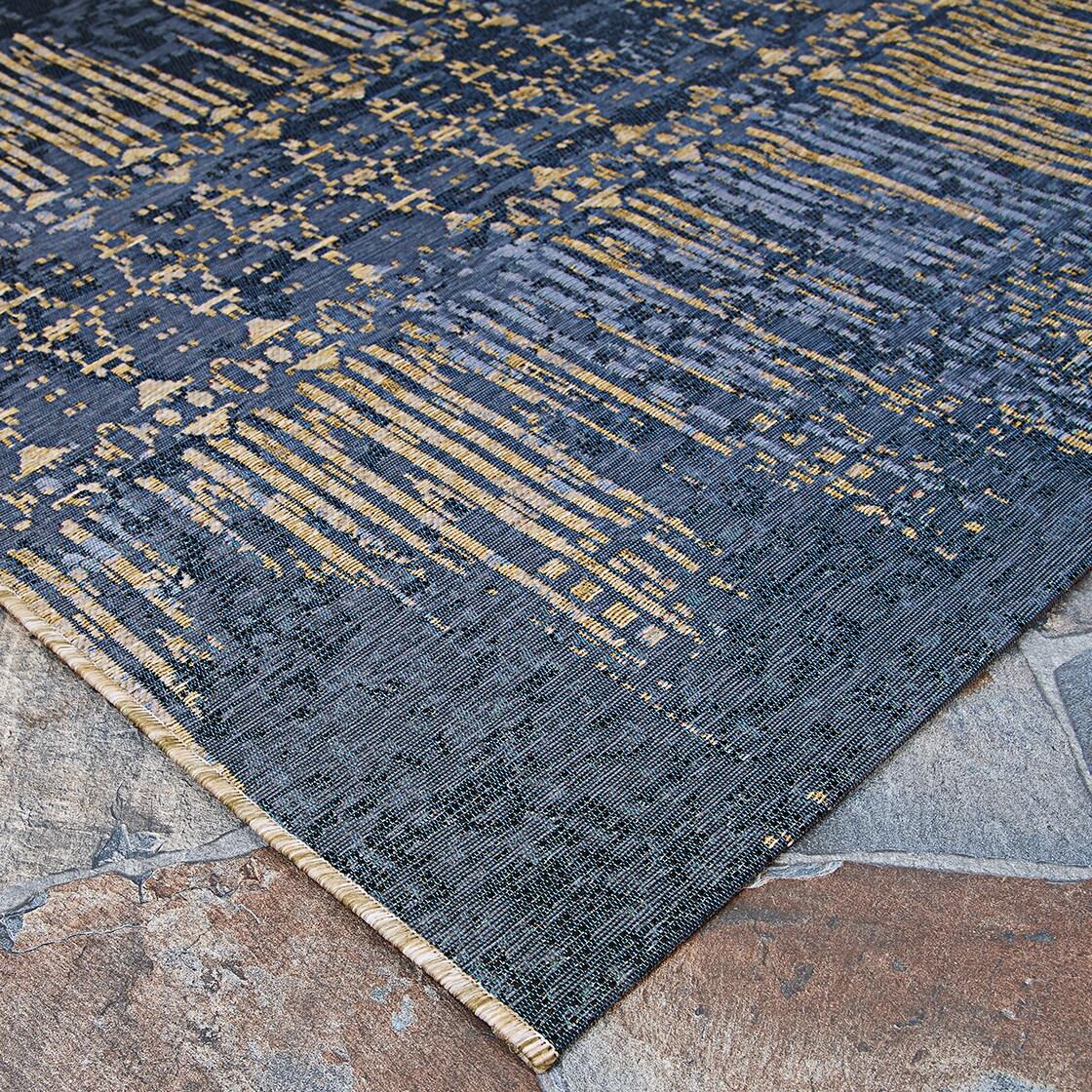 Couristan Dolce Blue Nile Indoor / Outdoor Area Rug, Indigo, 2'3" x 3'11"