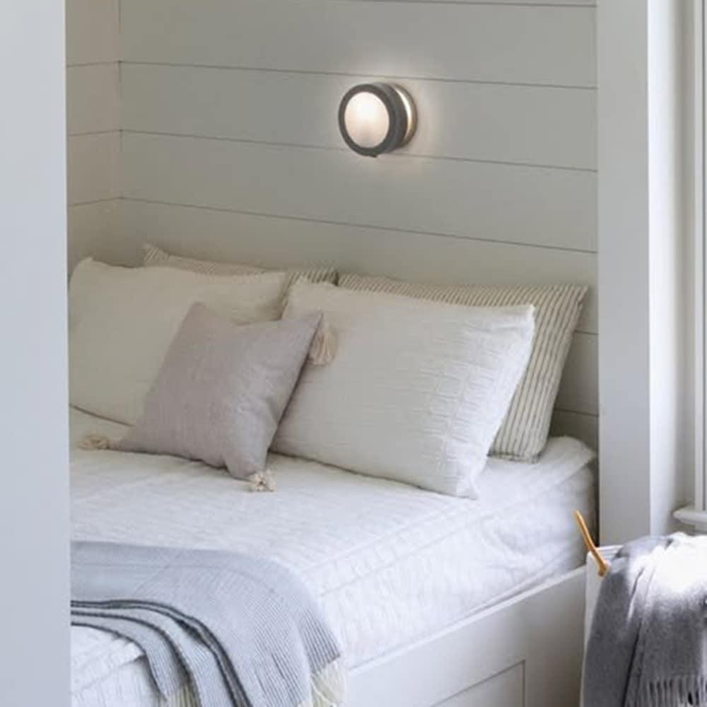 Mercer Single Light Adjustable Wall Sconce