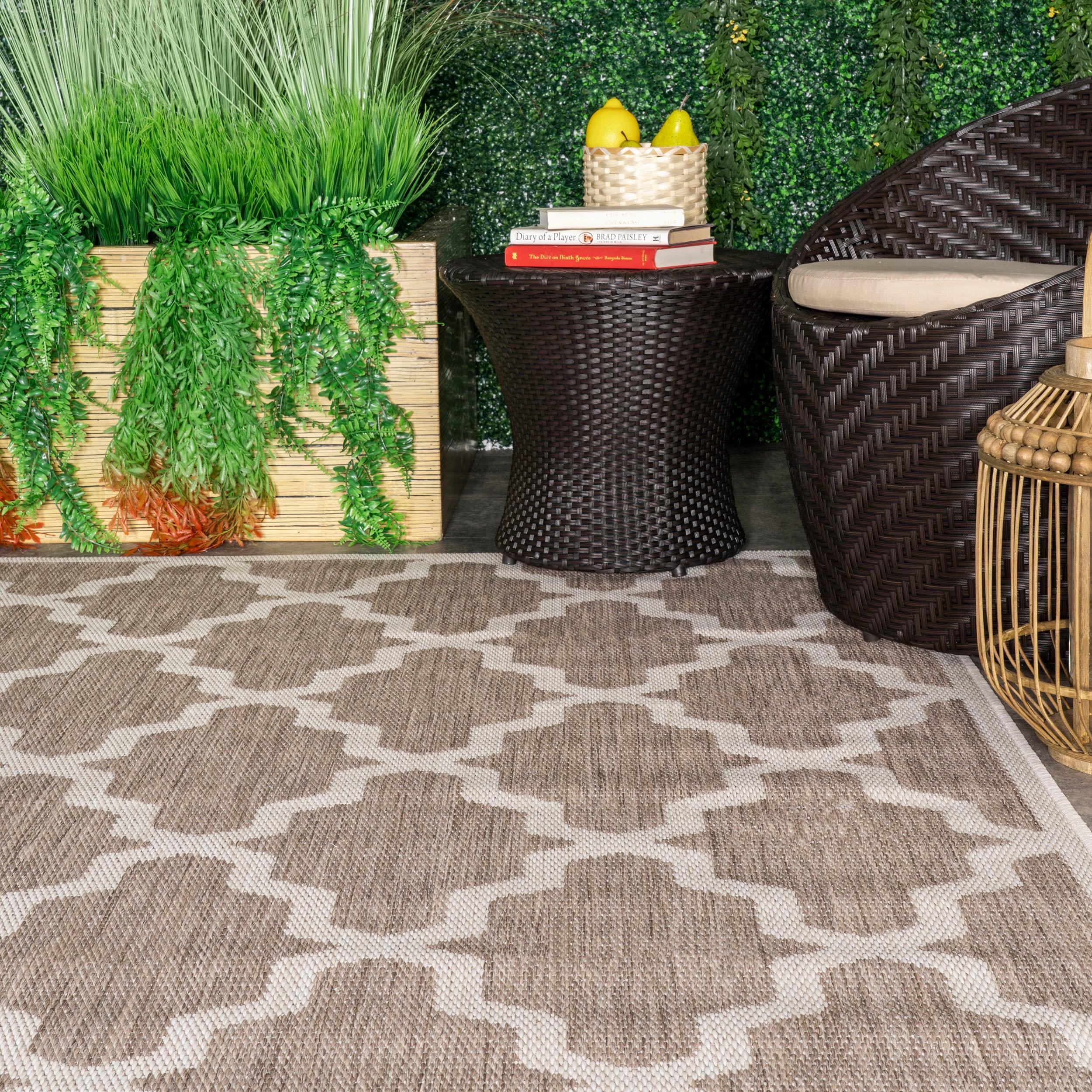 Nuloom Gina Trellis 4x6 Indoor/Outdoor Area Rug for Living Room Patio Deck Front Porch Kitchen, Taupe/Ivory