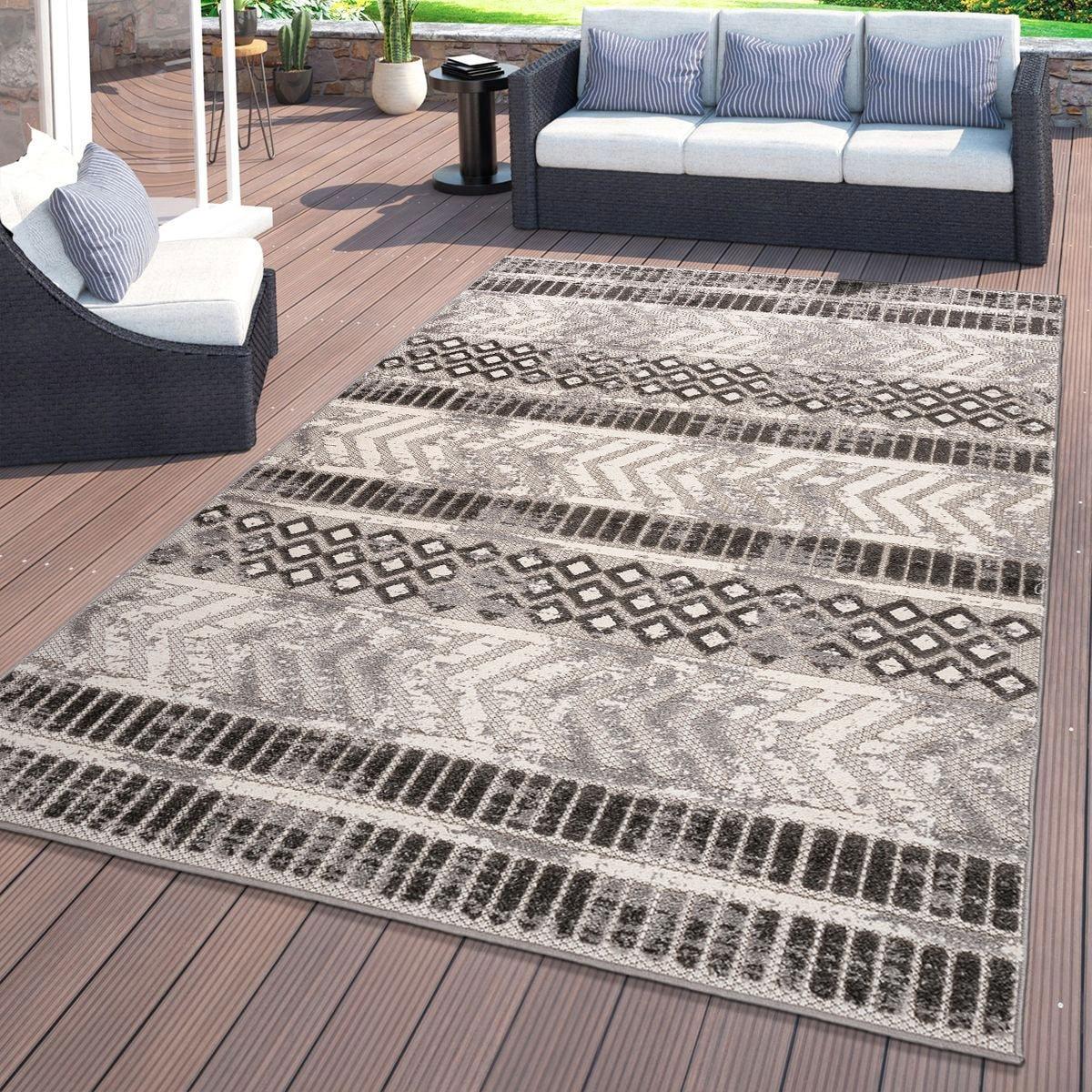 Gray 7 ft. 10 in. x 10 ft. Distressed Geometric Indoor/Outdoor Area Rug