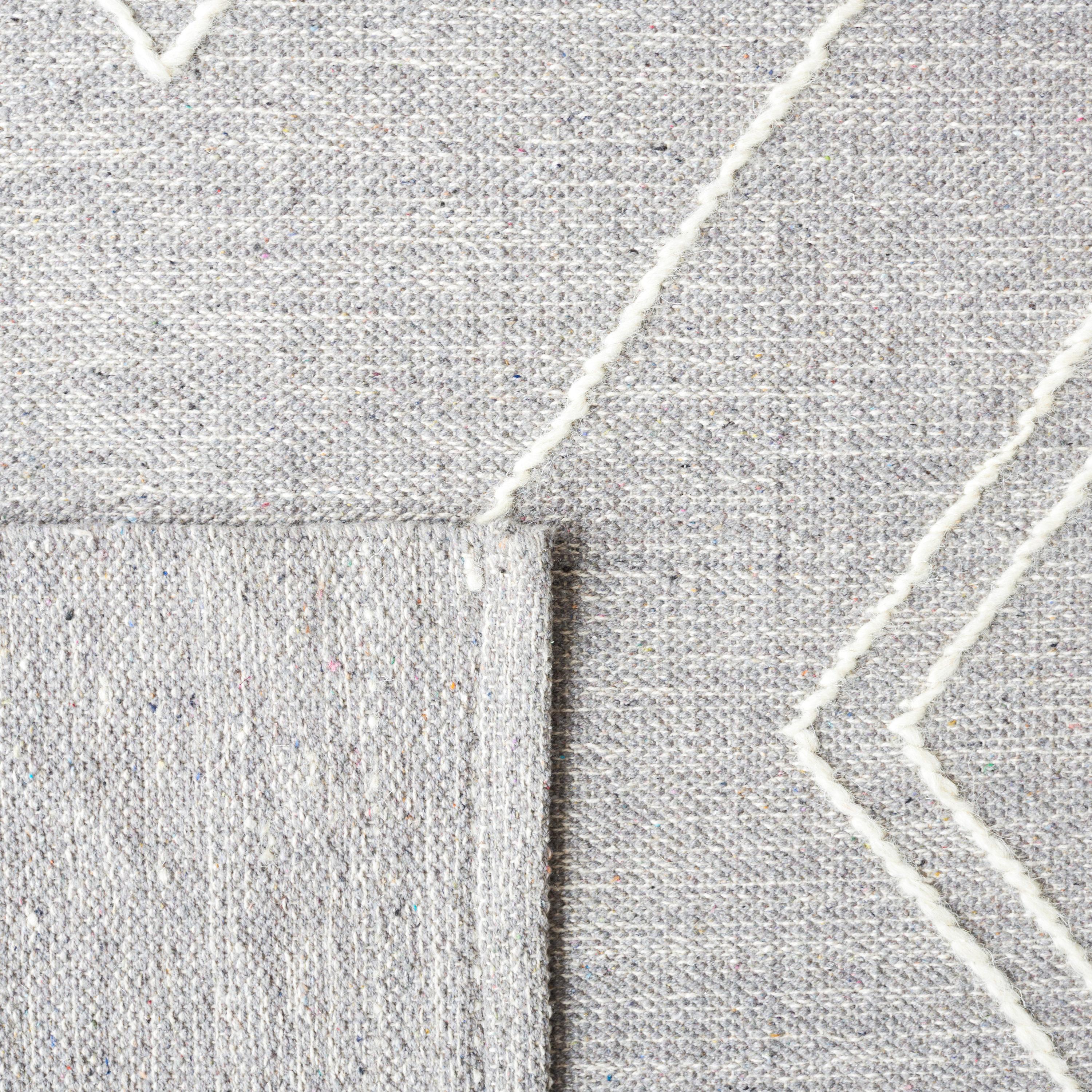 Steelside™ Holtby Southwestern Handmade Flatweave Gray/Ivory Area Rug