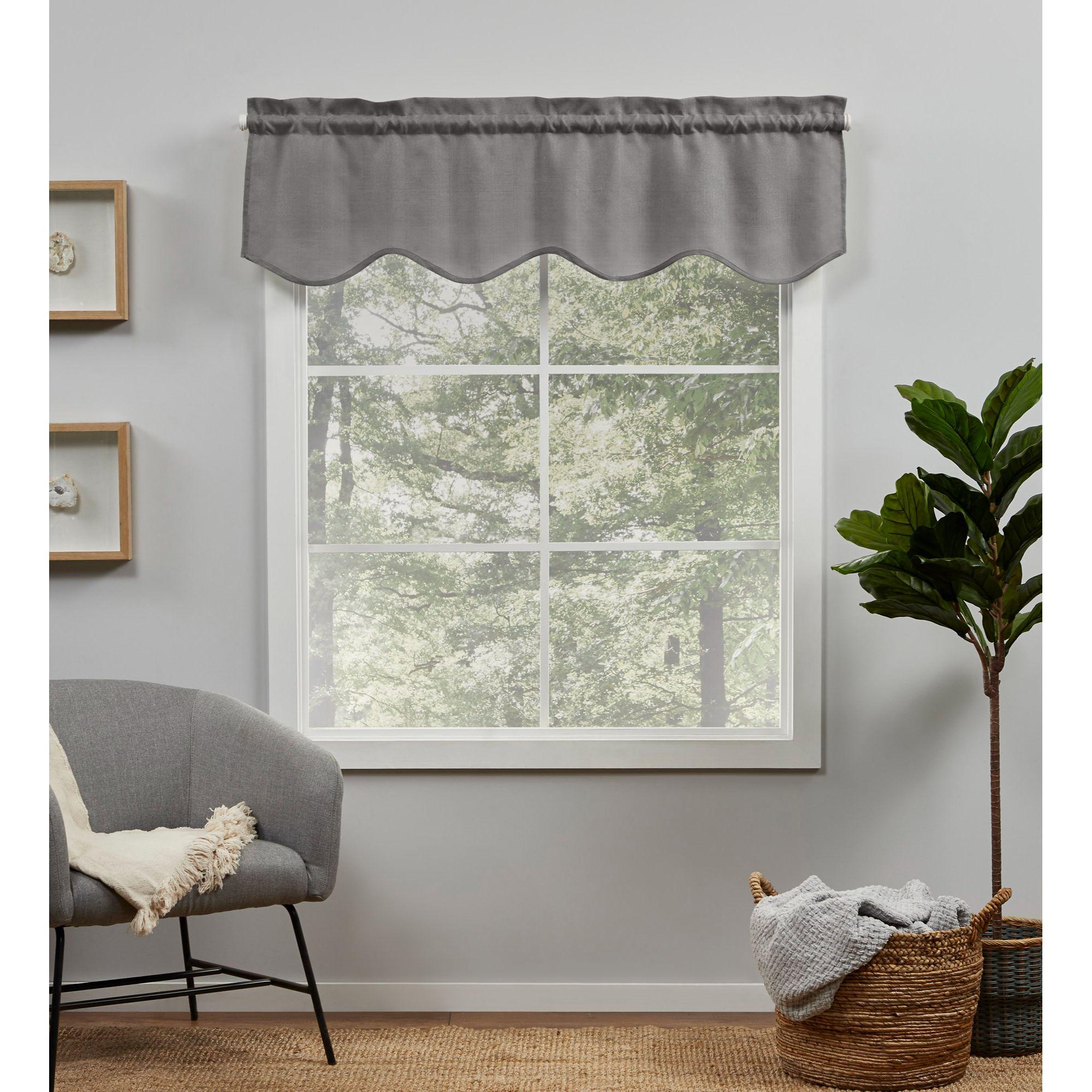 Amalgamated Textiles Exclusive Home Loha Light Filtering Rod Pocket Scalloped Valance