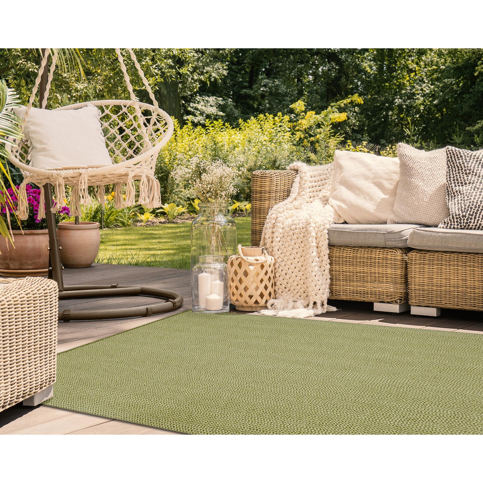 Liora Manne Calais Solid Indoor/Outdoor Rug Green 3'6" x 5'6"