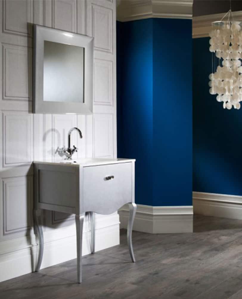 Orac Decor 8-1/2 in x 1-5/8 in x 78-3/4 in Primed White Plain Polyurethane Crown Moulding