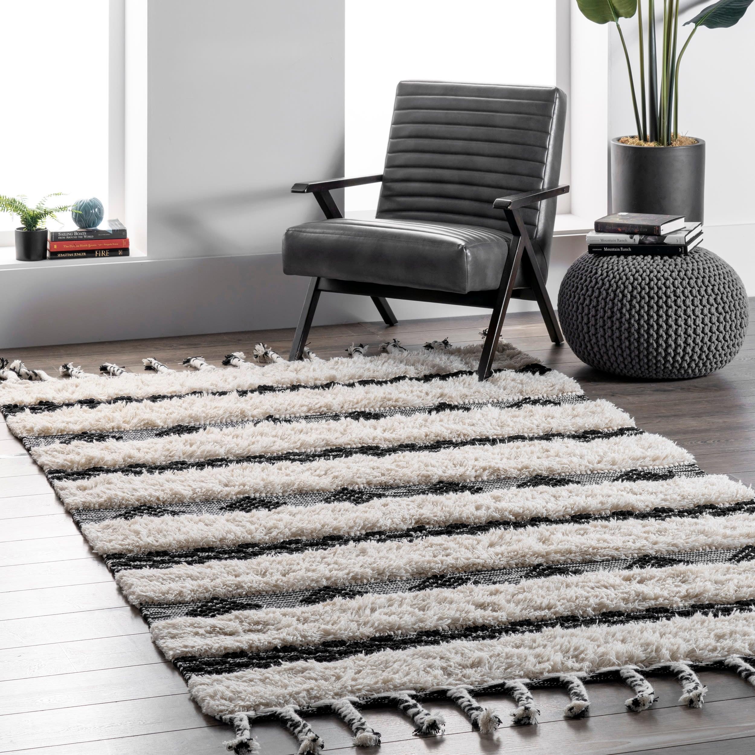 Nuloom Handmade Striped Delia Shag Indoor Area Rug, 5' x 8', Ivory