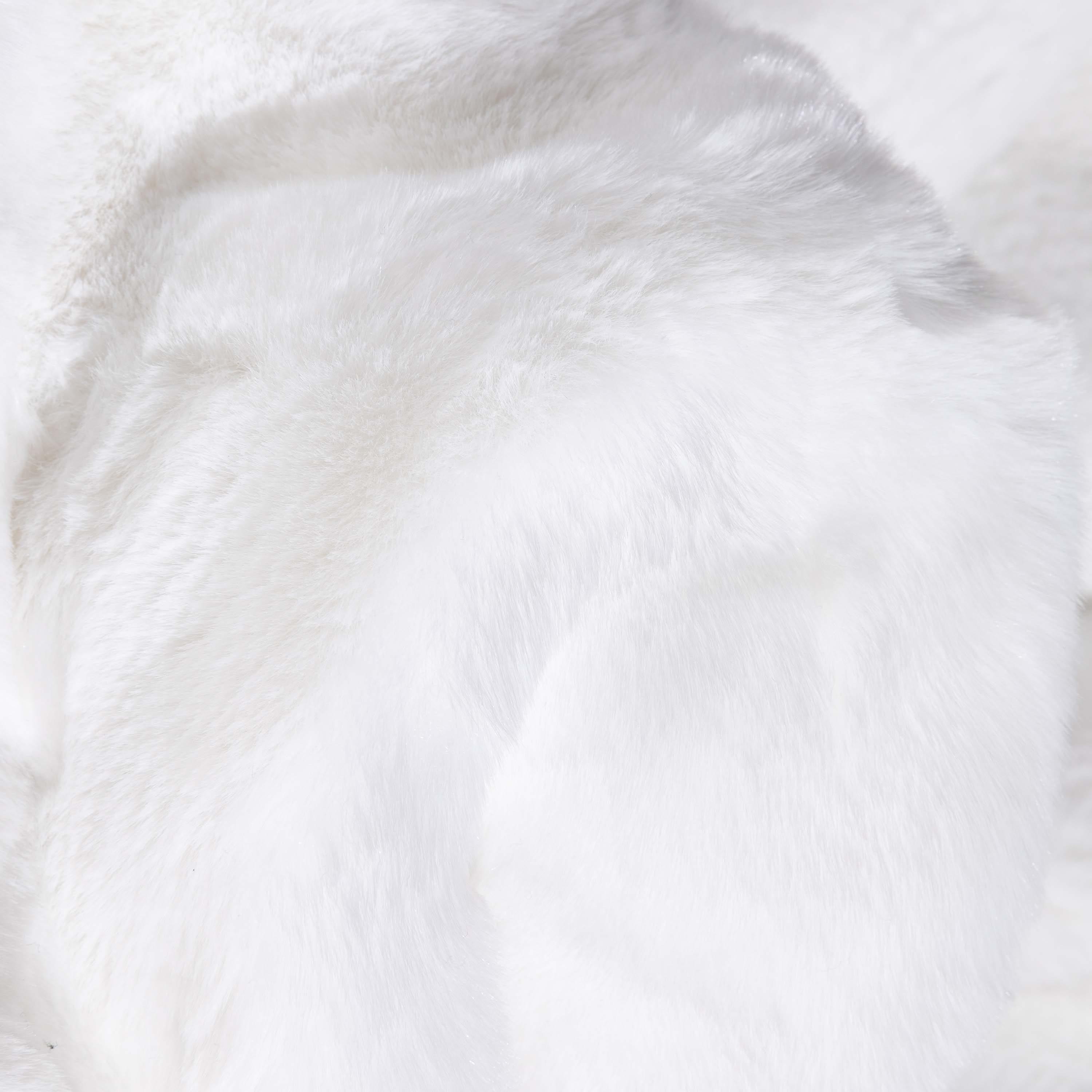 Well Woven | Faux Rabbit Fur Shag White | Super Soft | Area Rug 5x7 (5'2" x 7'3")