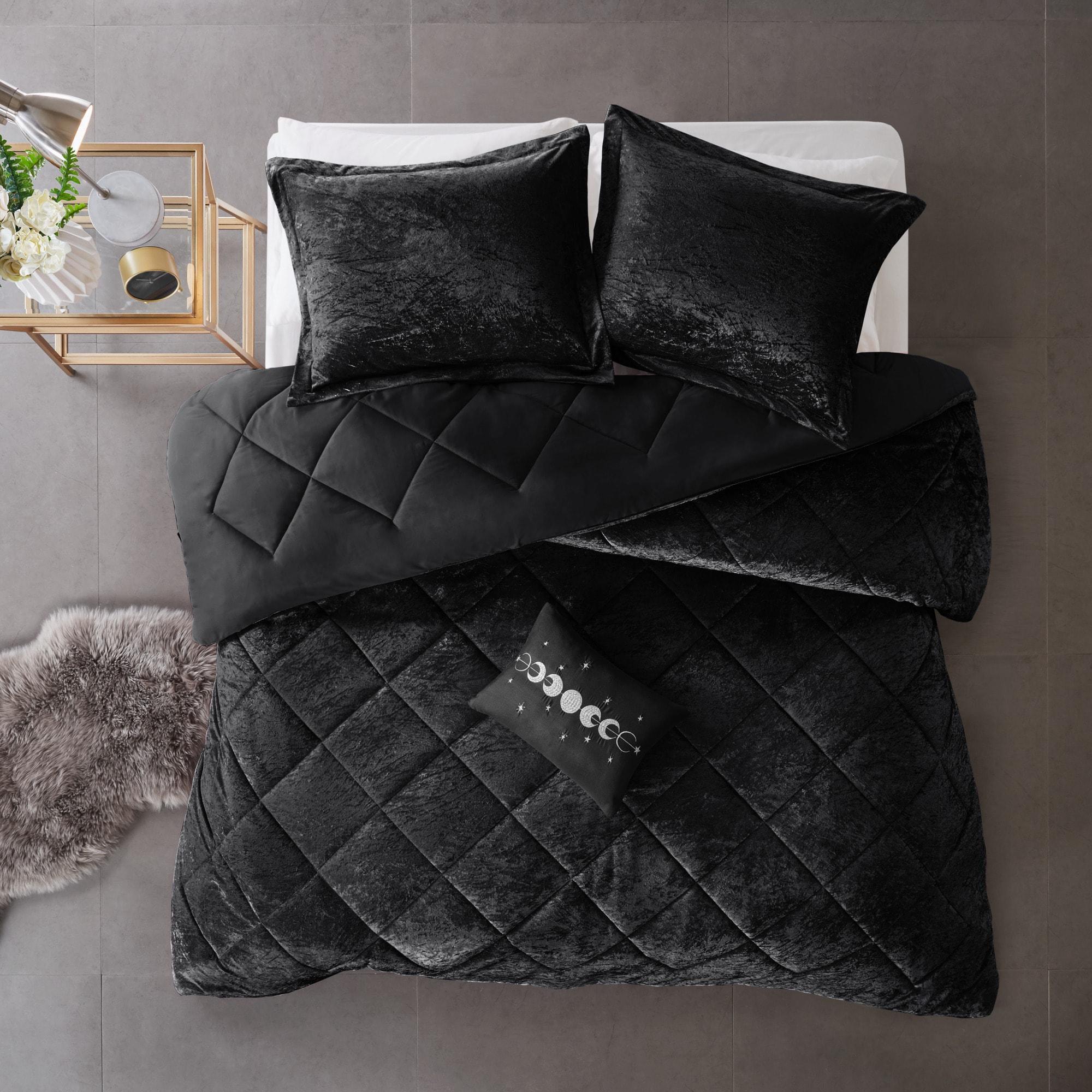 Intelligent Design Felicia Crushed Velvet Comforter Set with Throw Pillow