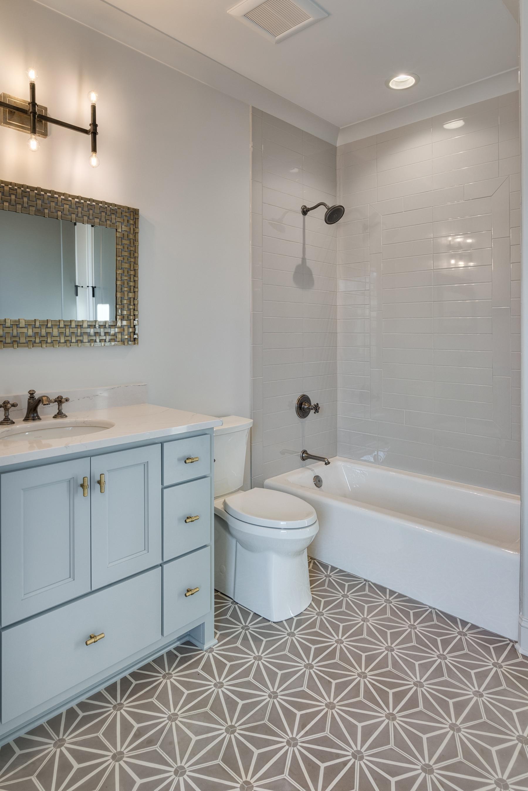 Bellwether® 60" x 32" Soaking Bathtub