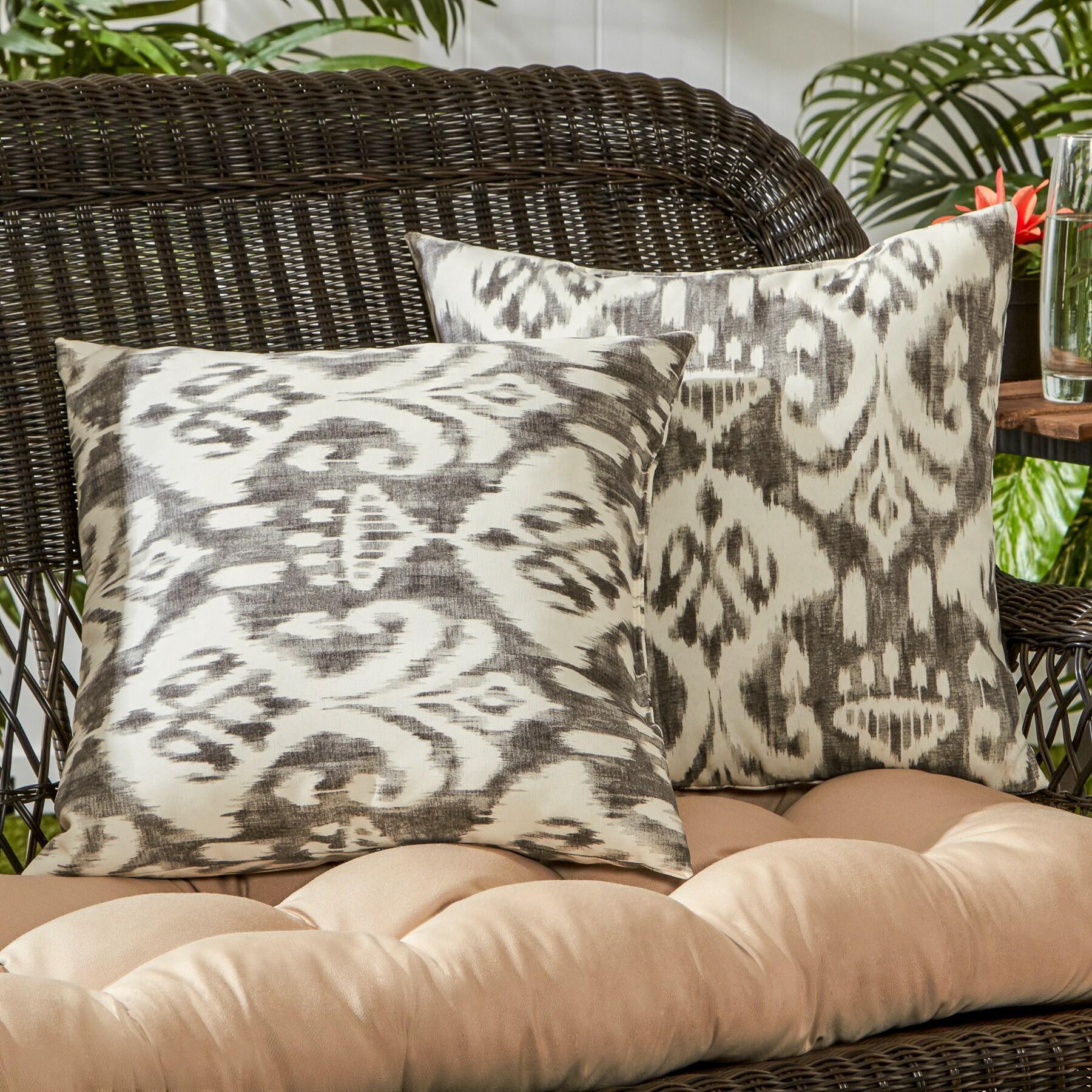 Indoor/Outdoor Reversible Throw Pillow