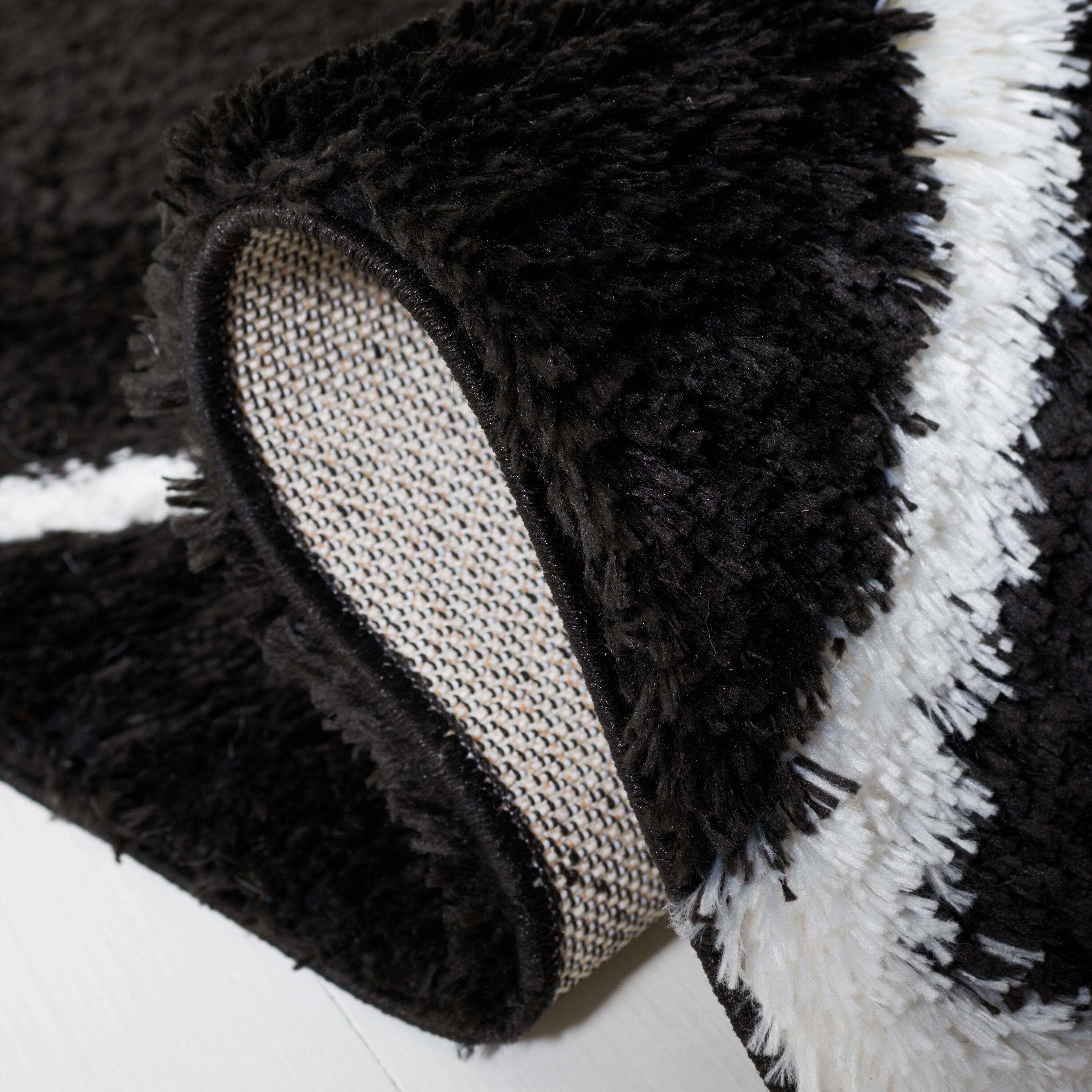 Tahoe Shag THO676 Power Loomed Indoor Area Rug - Black/White - 6'7"x8'7" - Safavieh