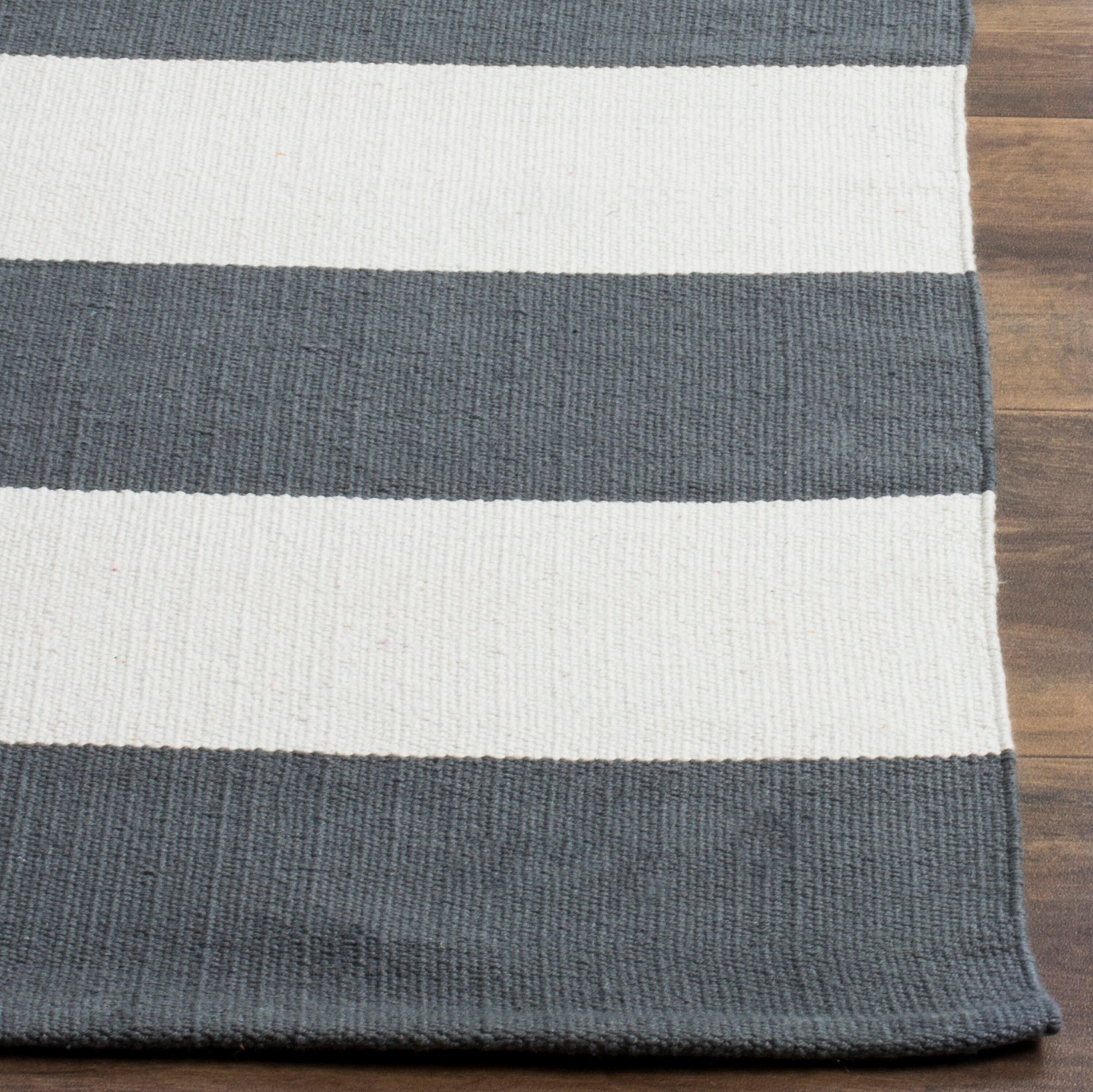 Montauk MTK712 Hand Woven Indoor Accent Rug - Grey/Ivory - 4'x6' - Safavieh