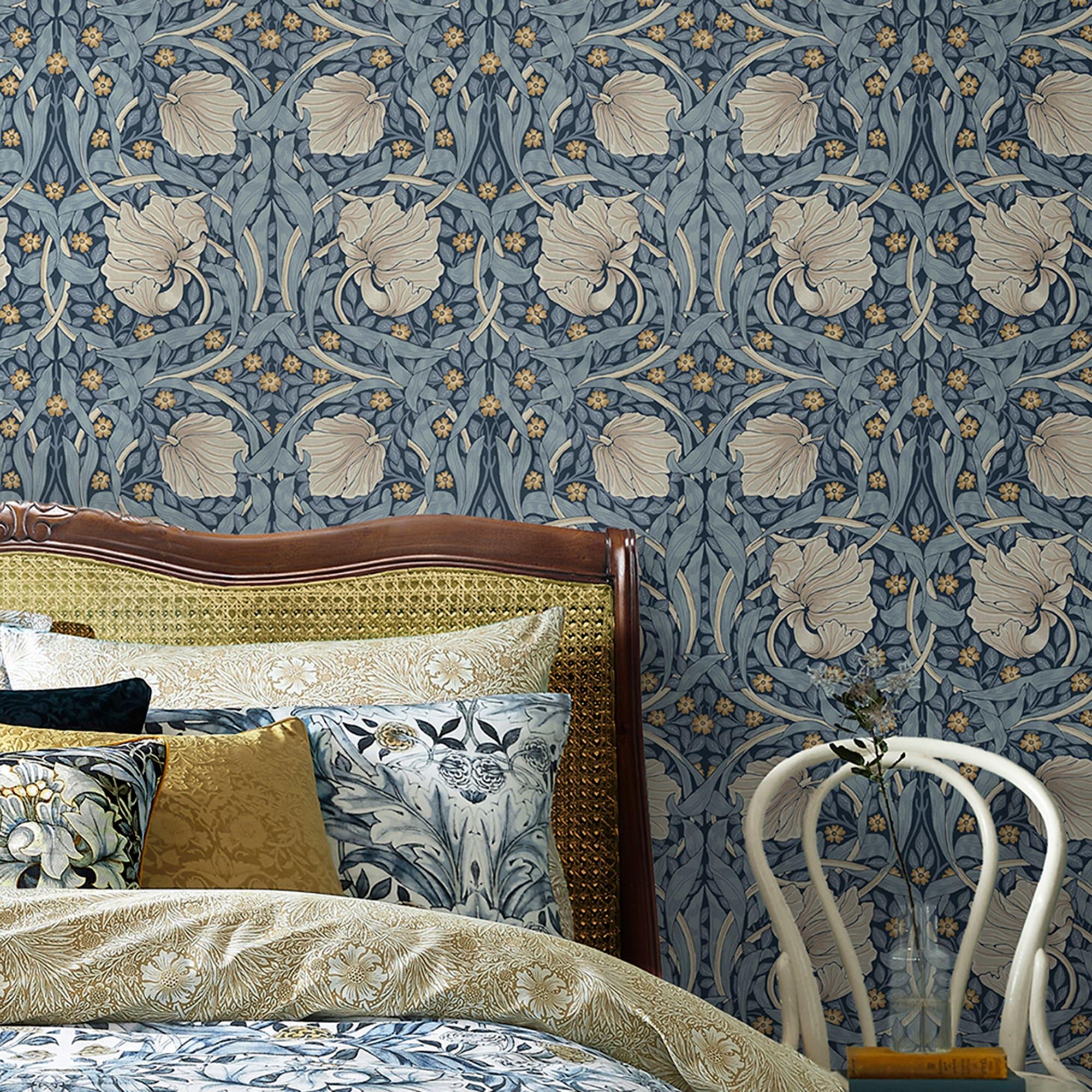 Nilda Floral Wallpaper