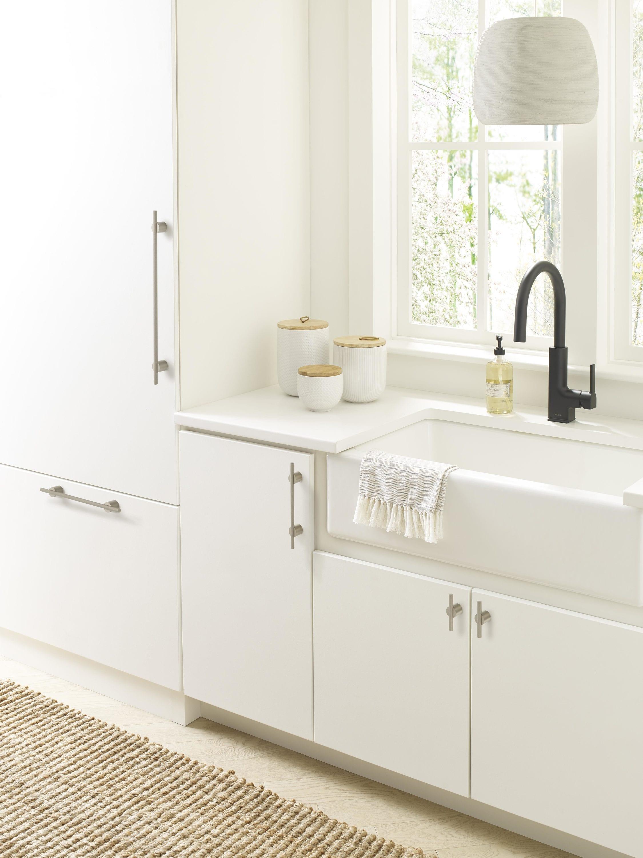 Transcendent 5-1/16 in. (128mm) Modern Silver Champagne Bar Cabinet Pull