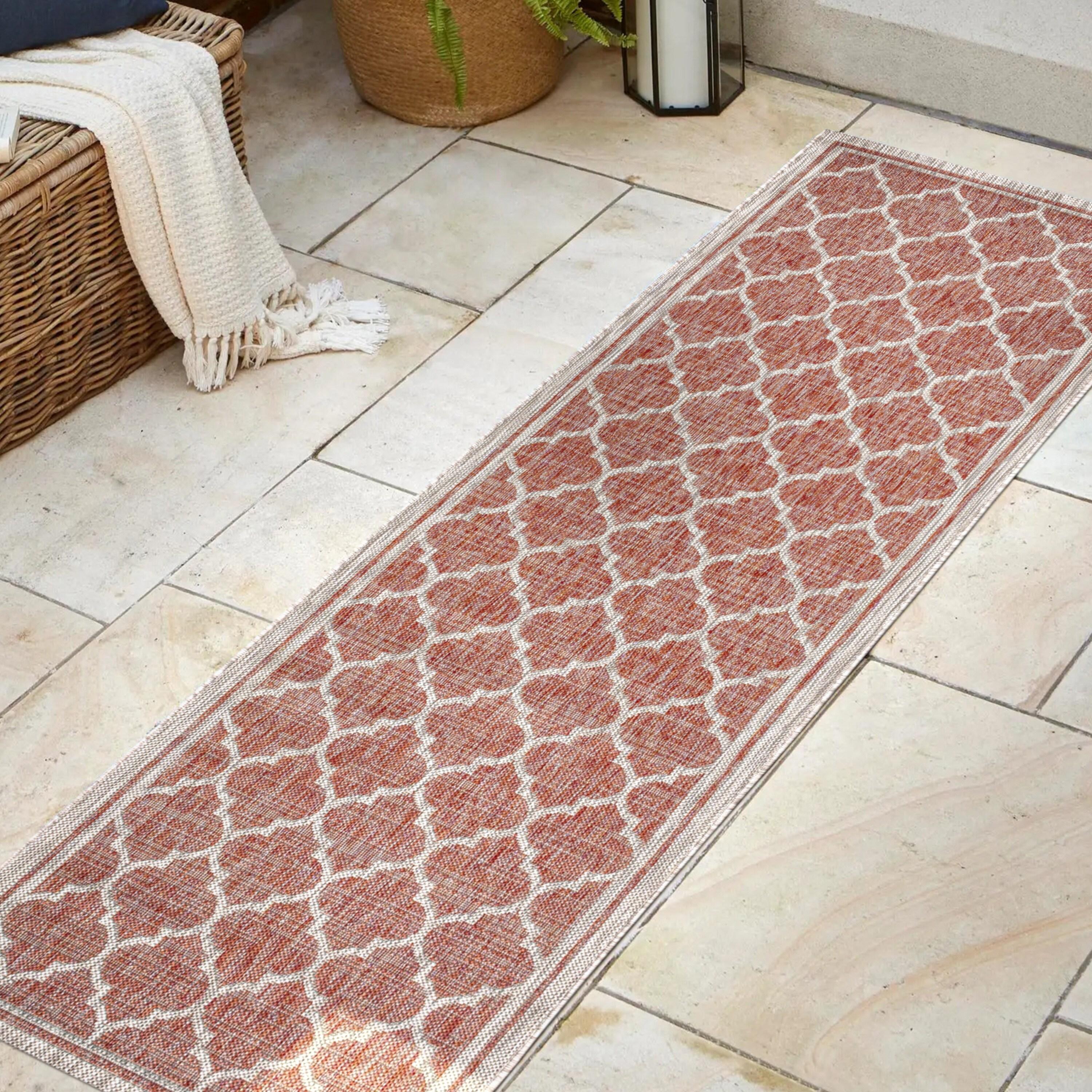 2' X 10' Trebol Moroccan Trellis Textured Weave Indoor/Outdoor Runner Rug, Red/Beige - JONATHAN Y