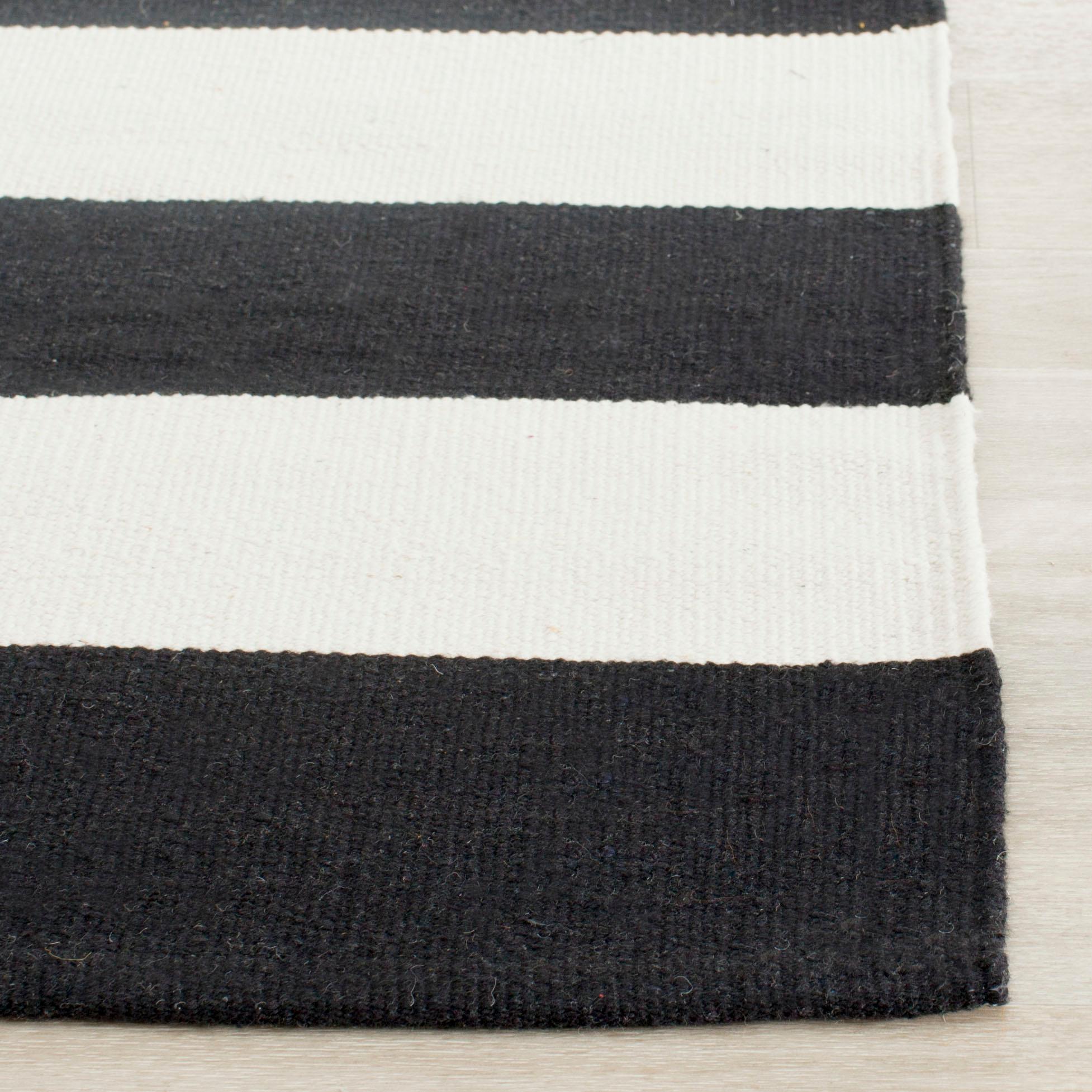 Montauk MTK712 Hand Woven Indoor Area Rug - Black/Ivory - 8'x8' - Safavieh