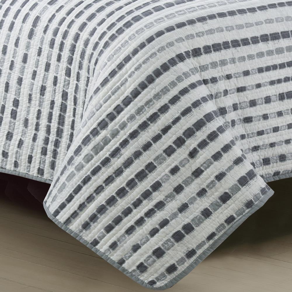 Nara Striped Quilt Set