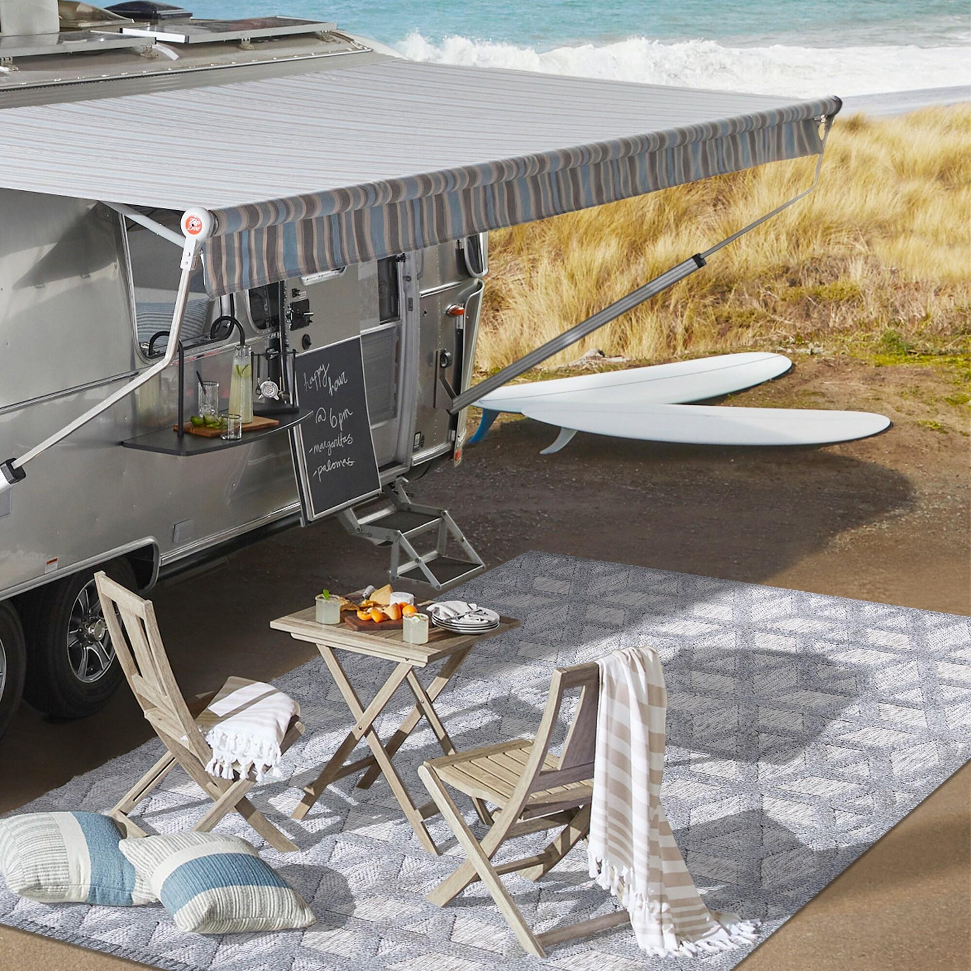 5'x8' Talaia Neutral Geometric Indoor/Outdoor Area Rug, Light Gray - JONATHAN Y